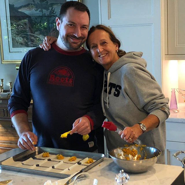 Cooking with my fairy godmother... such a wonderfully relaxing weekend! We made squash ravioli with sage butter. Mmmm ❤️❤️