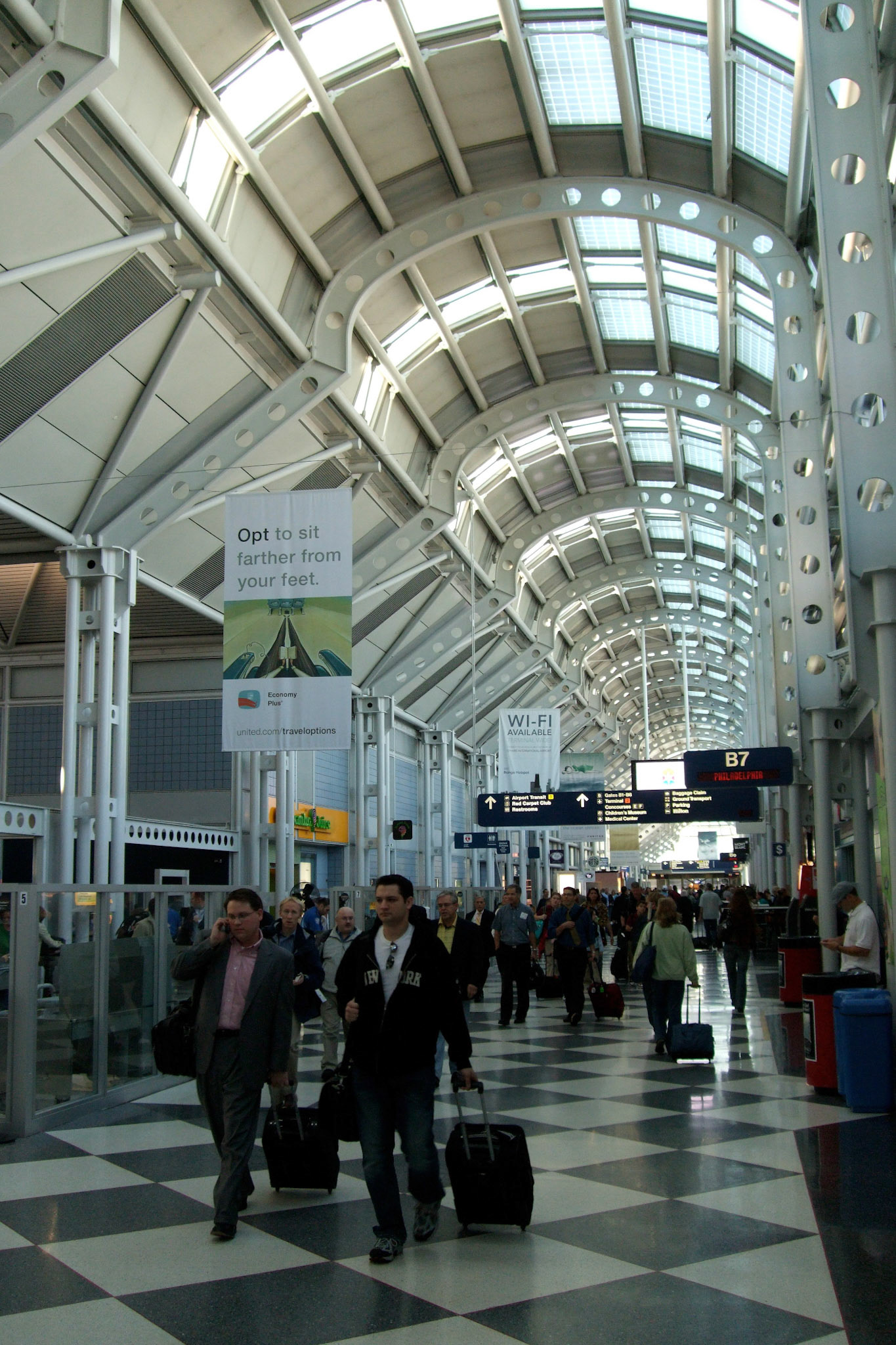 Layover at Chicago O'Hare. Nice airport.
