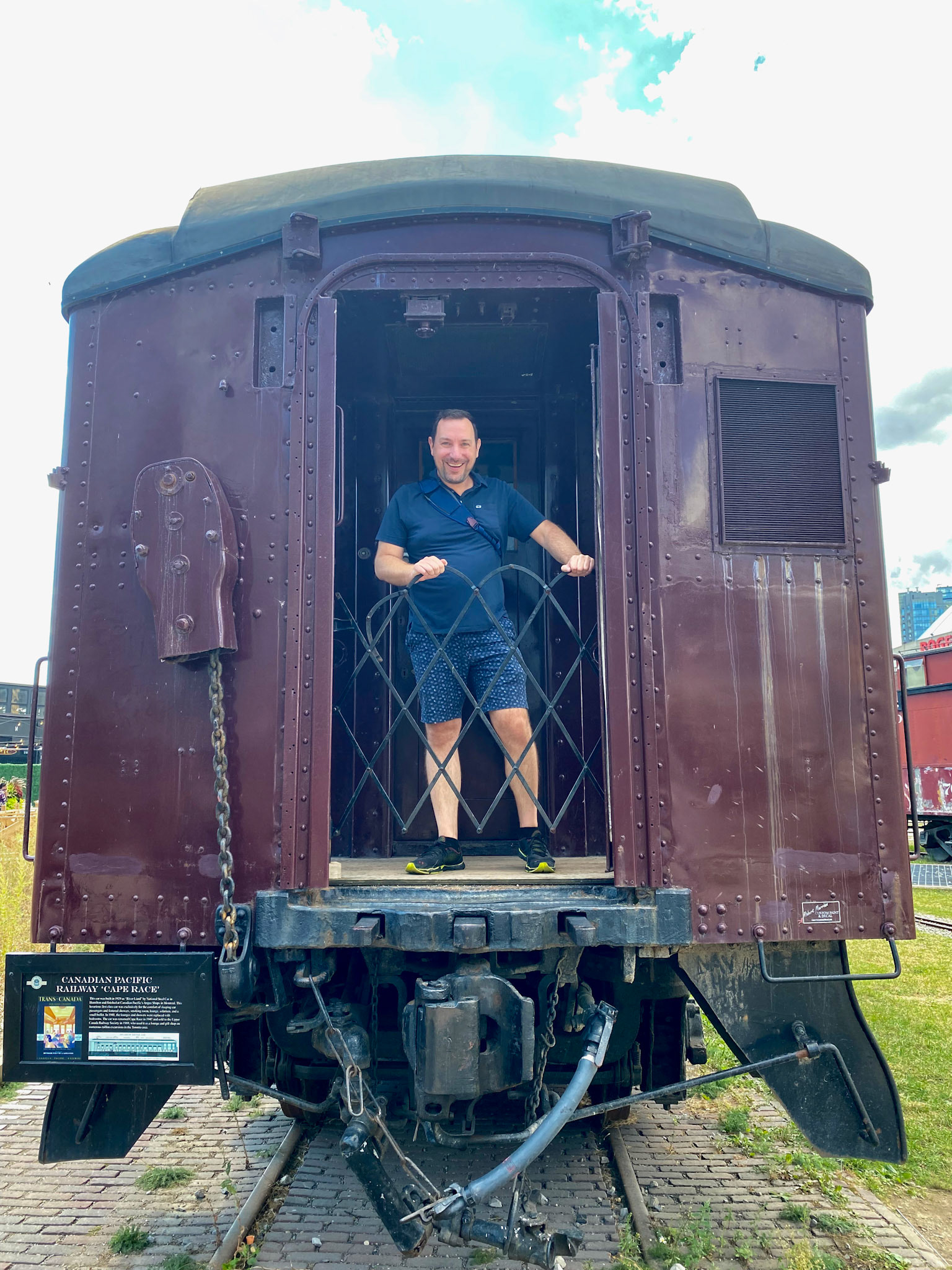 An absolutely aweome beautiful day in Toronto exploring the city