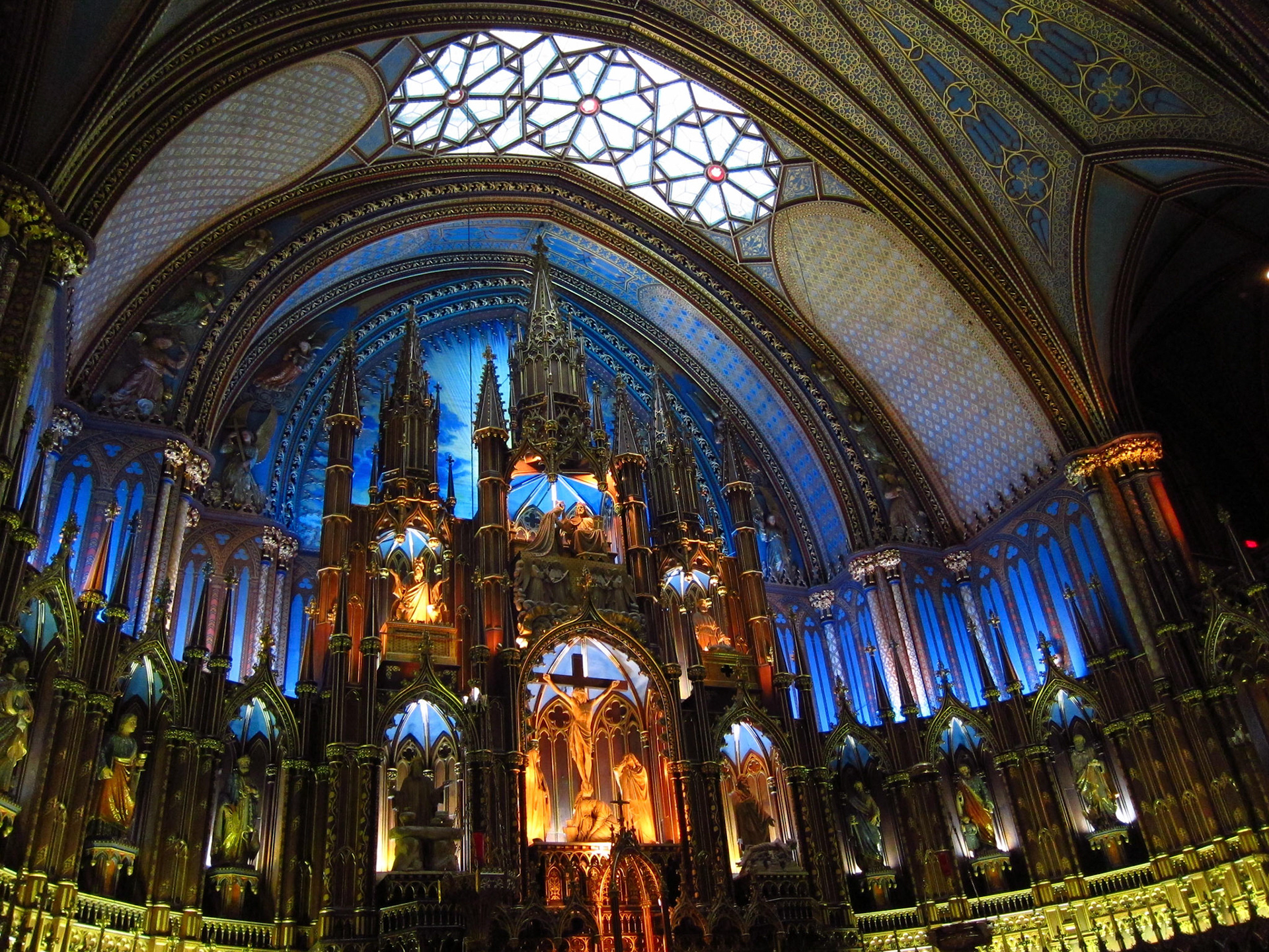 The altar of Notre-Dame Basilica