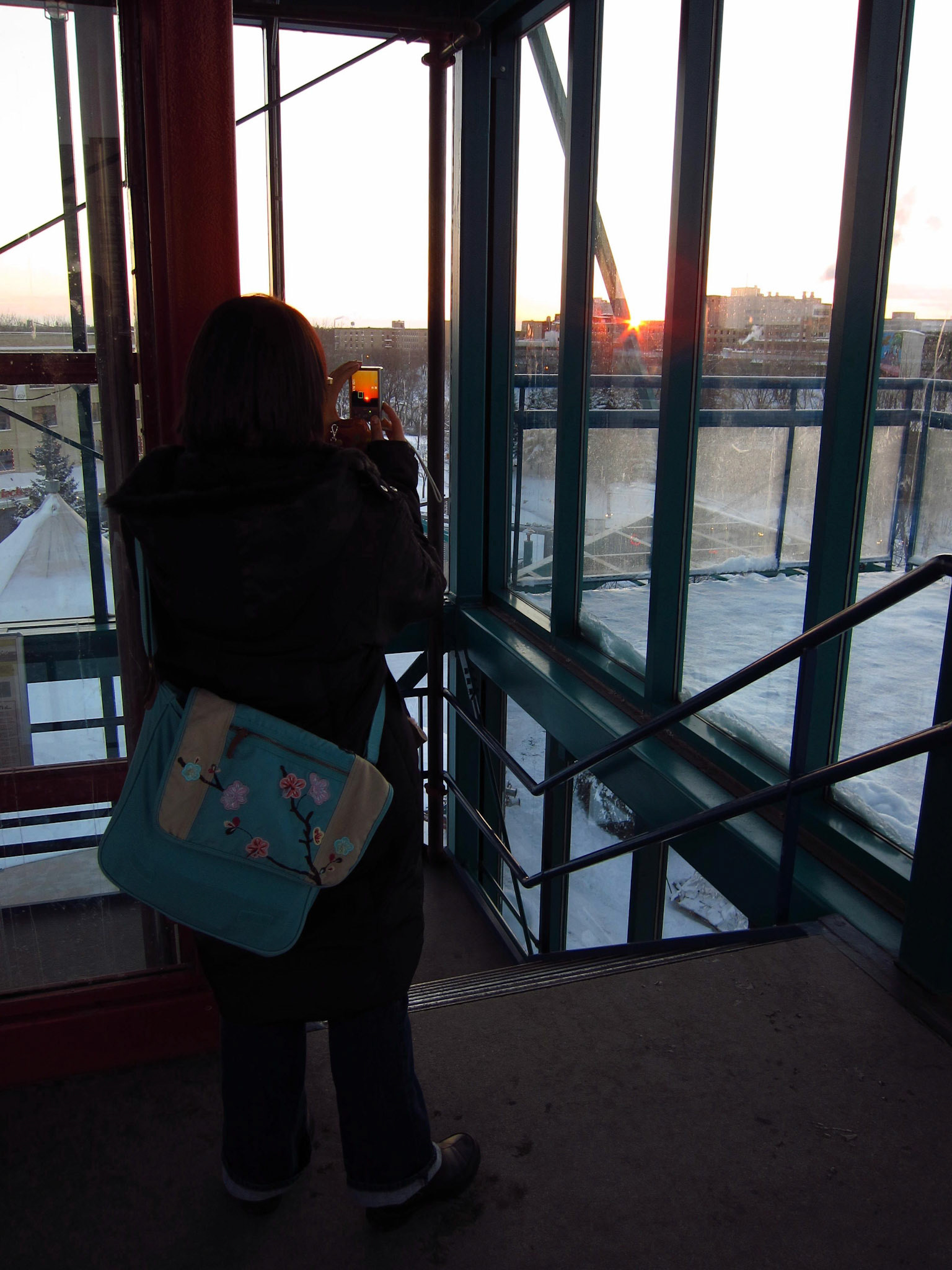 ... and run up the stairs to get a priceless photo...