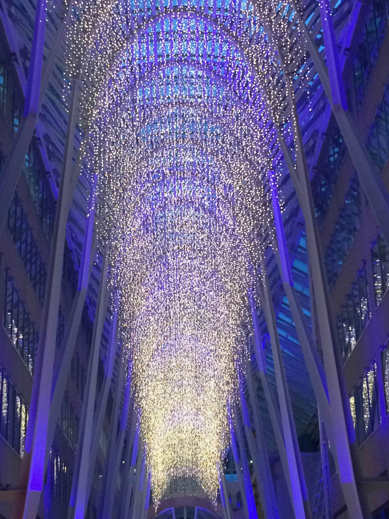 The #1 best use of icicle lights ever, in one of my favourite pieces of architecture in the world - Santiago Calatrava's beautiful Allen Lambert Galleria. The lights almost envoke the floating candles of Hogwart's dining hall to me.