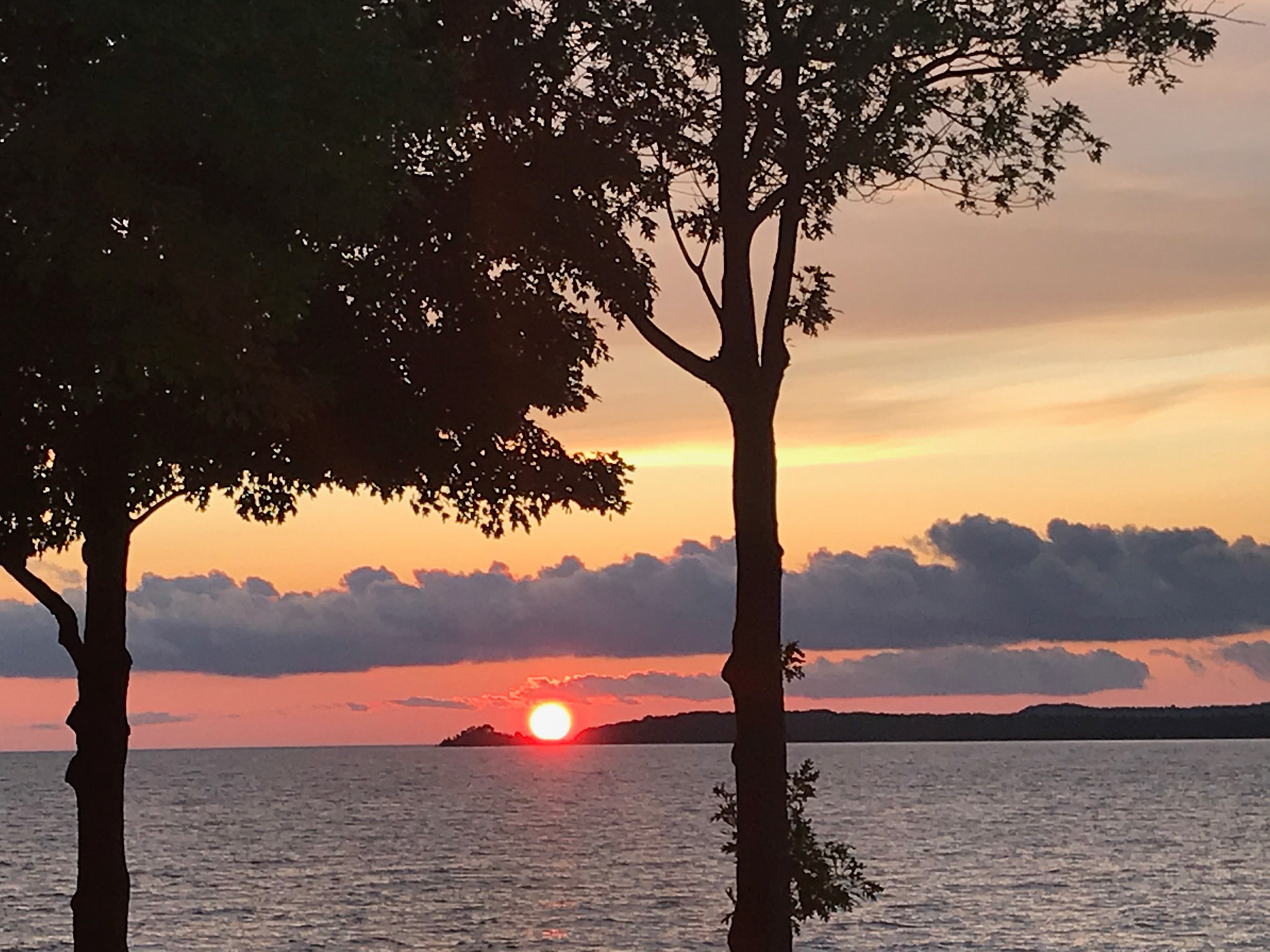 We all need our rest  The sun reminds us as it sets every day... rest gives us the energy to rise again tomorrow.  Goodnight dear ones!