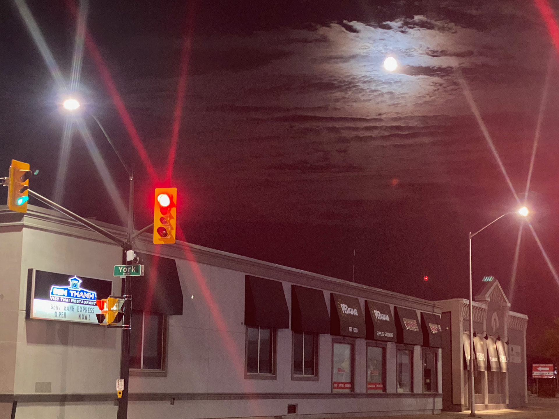 Nighttime on a 21km walk around London