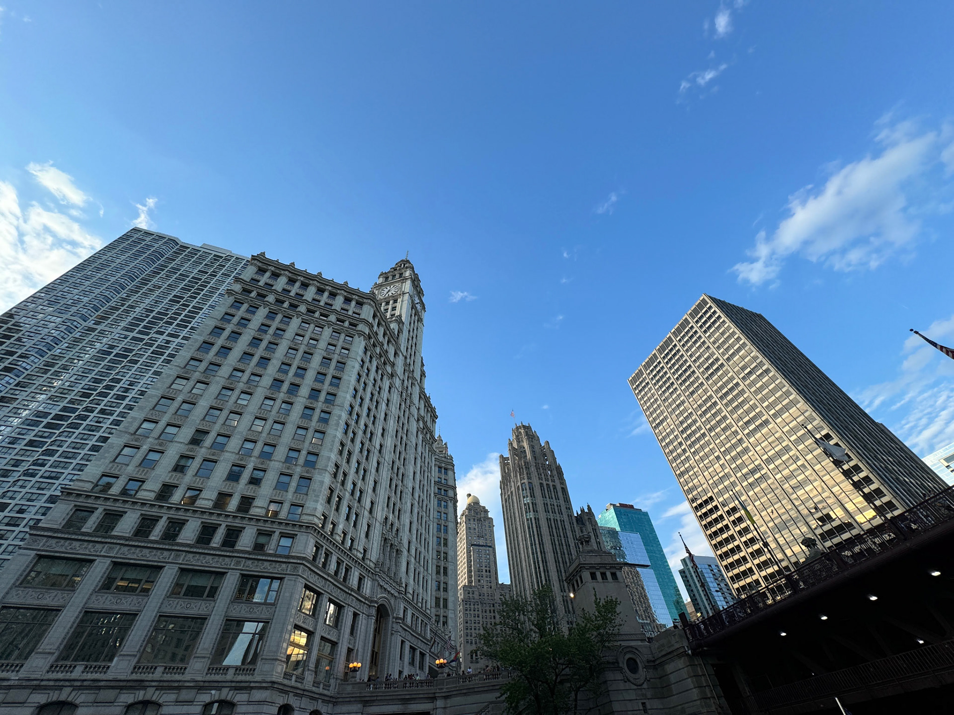 A highlight of the trip - took in a sunset architectural boat cruise along the Chicago River, narrated by a volunteer expert from the Chicago Archiecture Centre