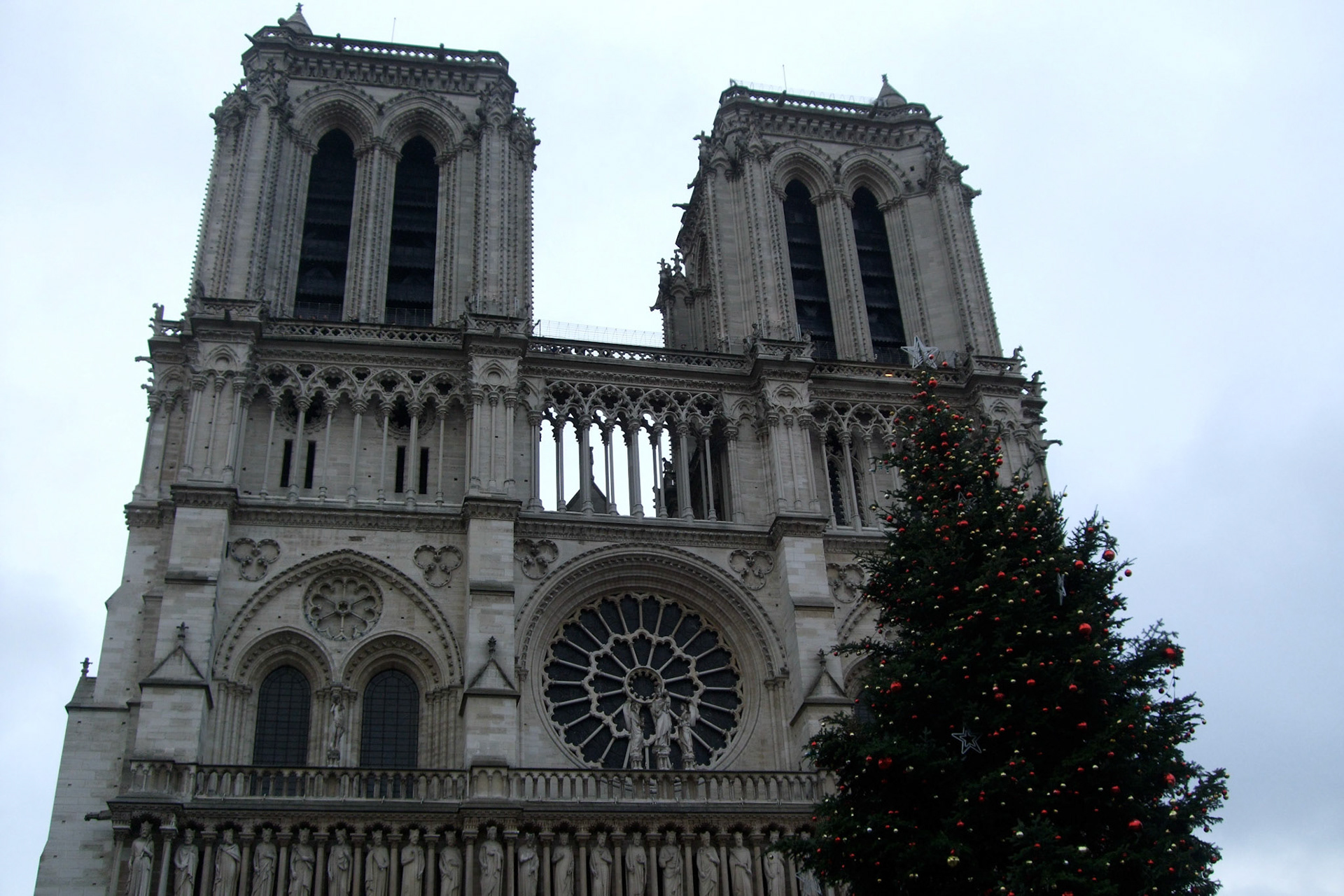 It was neat comparing Paris in Winter to Paris in spring from my last visit. Gloomy weather; but more Christmas decorations