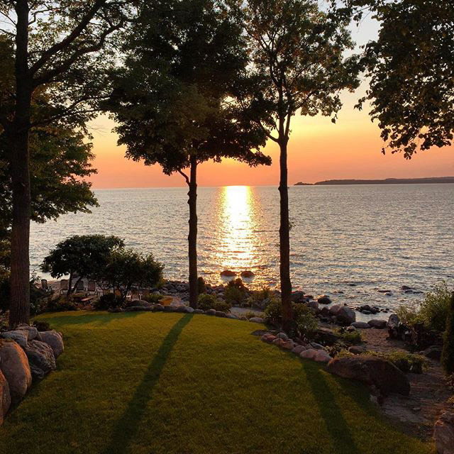 Shimmering sunset on Georgian Bay ☀️