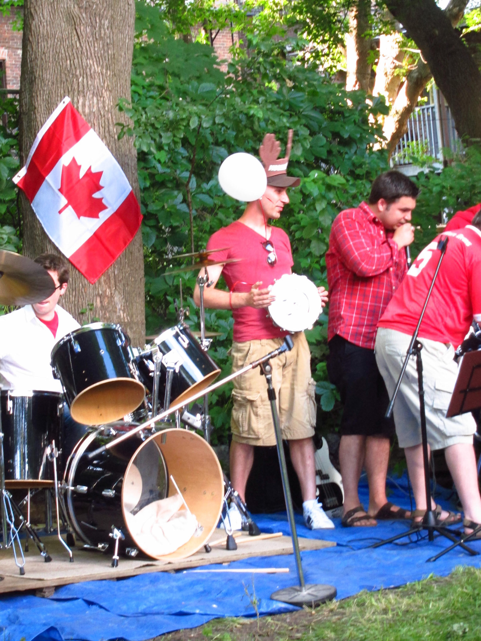 I joined in the jam session: I play a mean tambourine