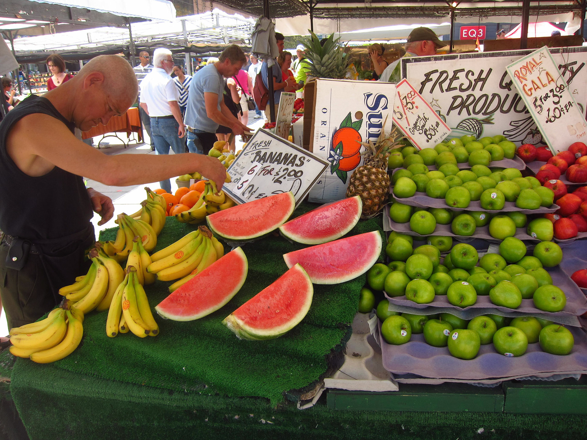 Fresh fruit at the Byward Market