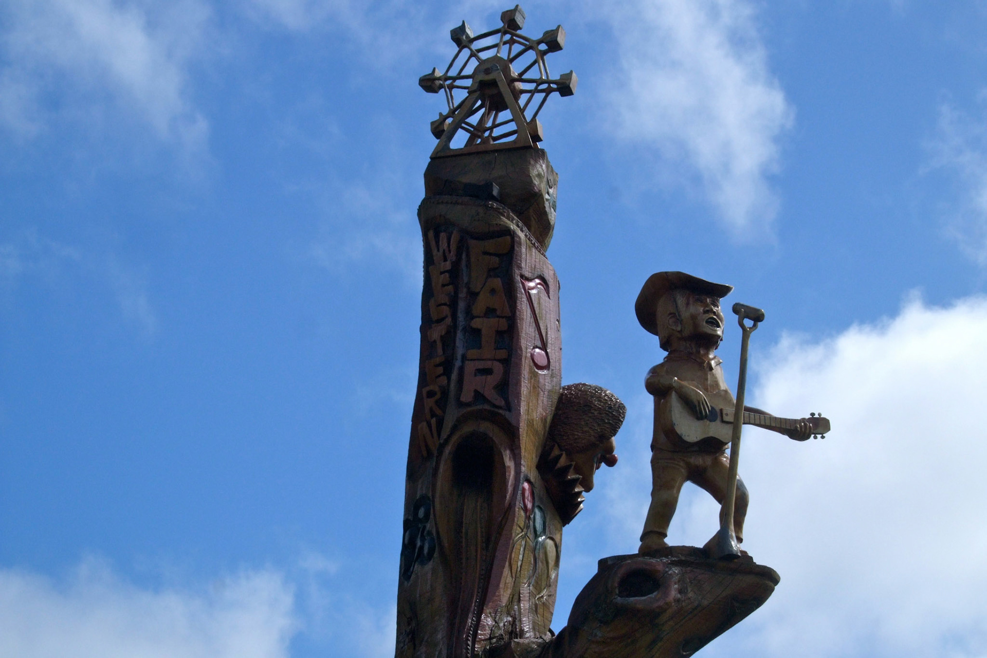 London's famous tree stump artist did a beautiful sculpture at the Western Fairgrounds