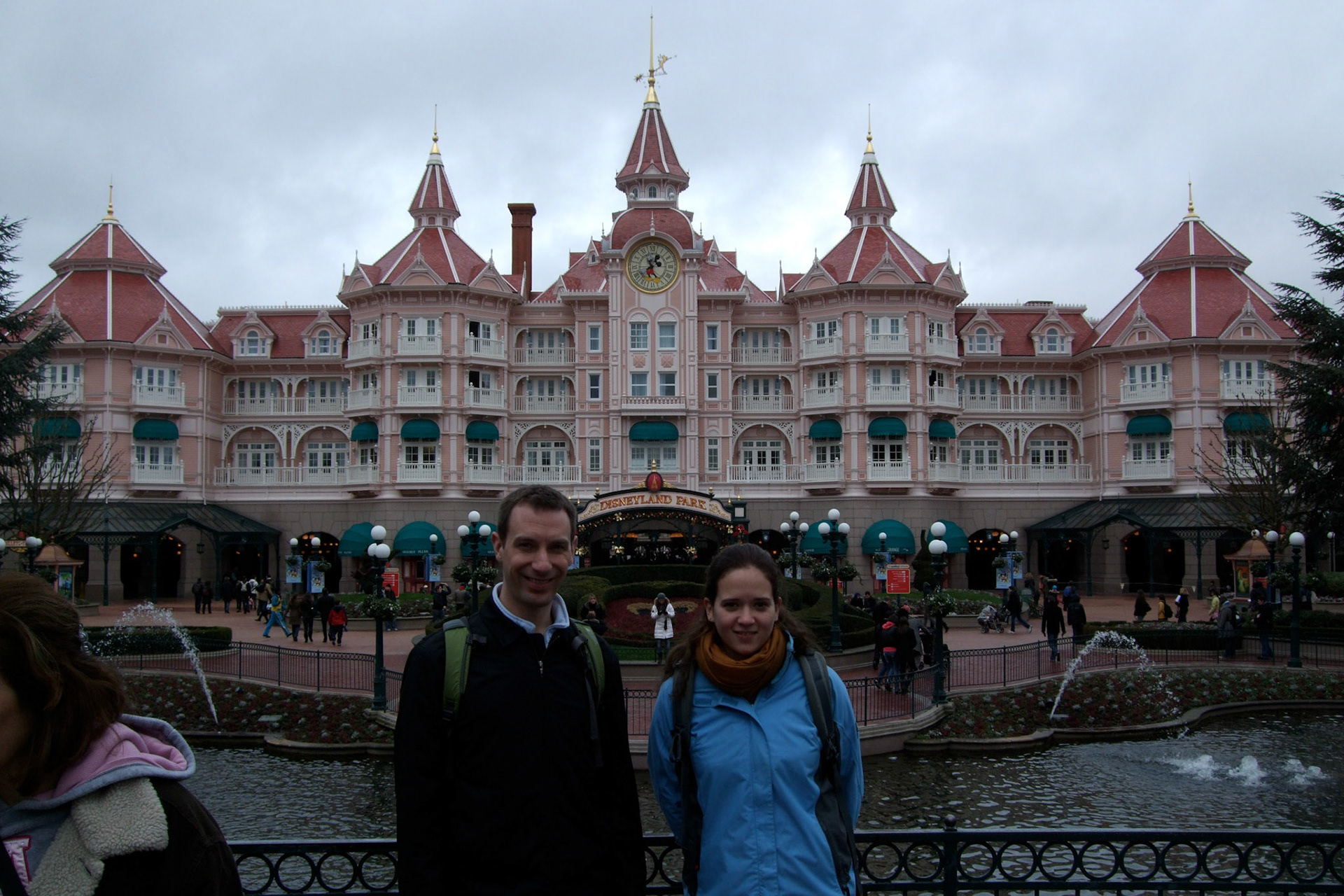 Mara and I in front of the Disneyland Paris entrance
