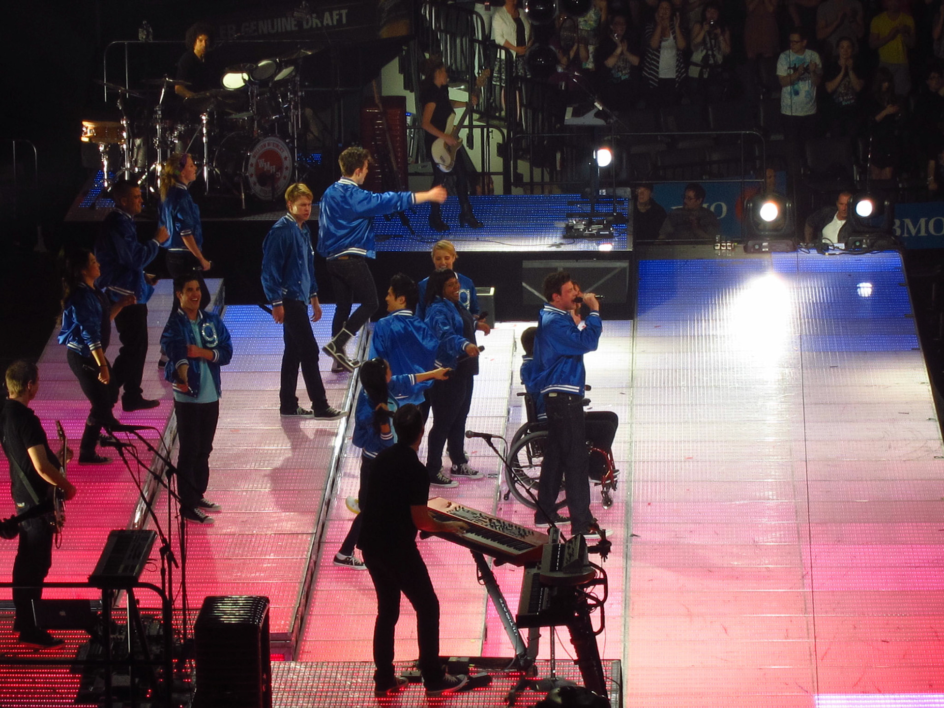 Glee cast at the end of the concert... absolutely incredible