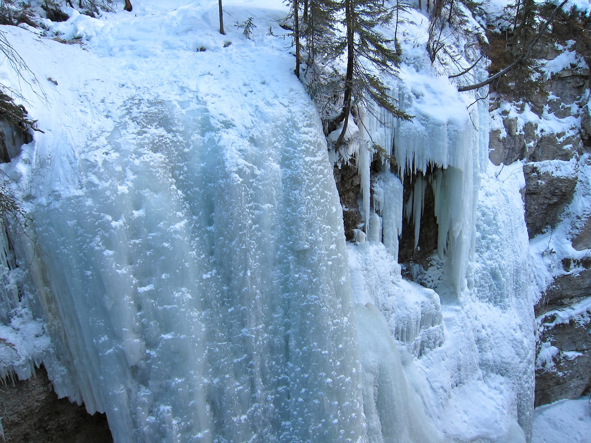 Mountain streams along the canyon create incredible ice walls in the winter