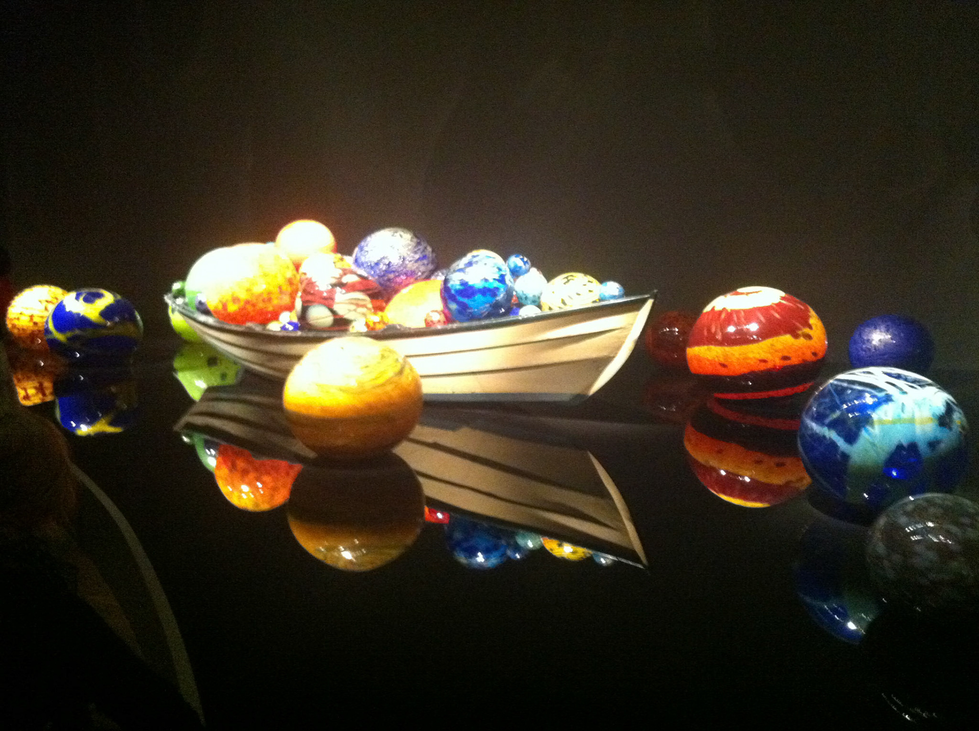 Dale Chihuly's stunning glass art at Musée des Beaux Arts de Montréal