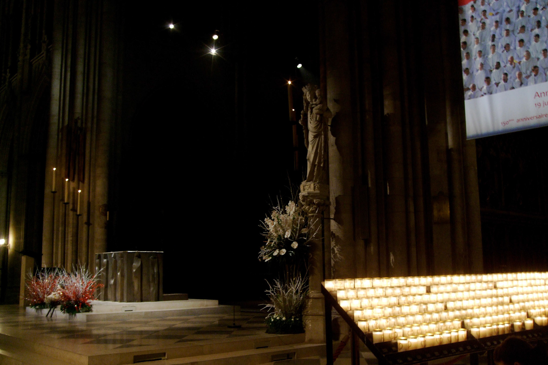 I went for New Year's mass at Notre Dame and had the pleasure of hearing the famous organ and world-class choir. Amazing