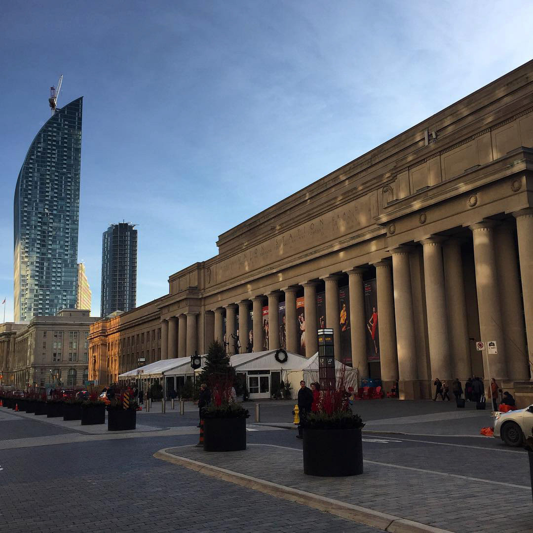 Love that the construction to Front Street is complete - the entrance to Union looks great! Beautiful building!