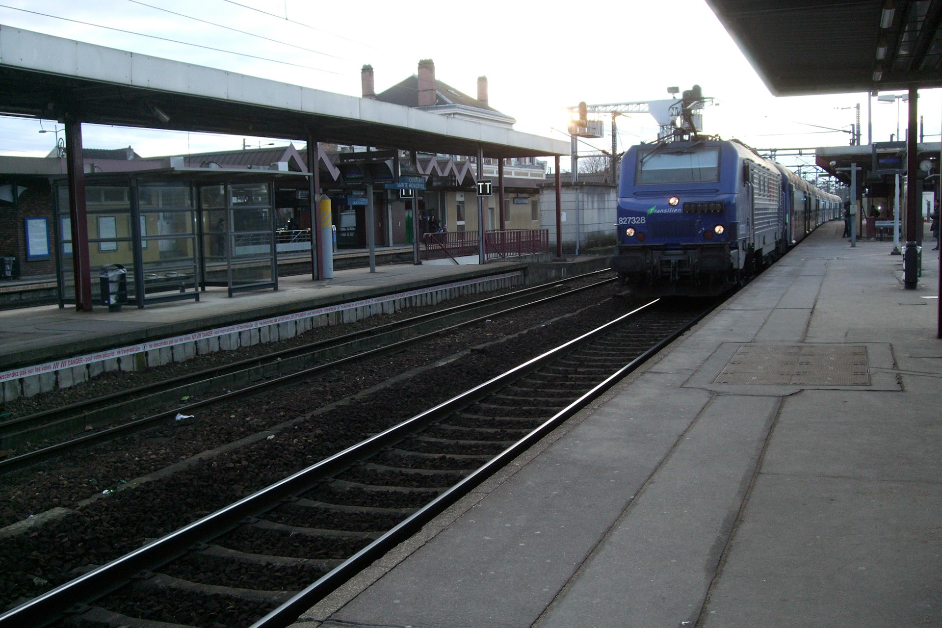 These are the suburban trains that take you to the towns outlaying Paris; I took this to Paris from Marta's house