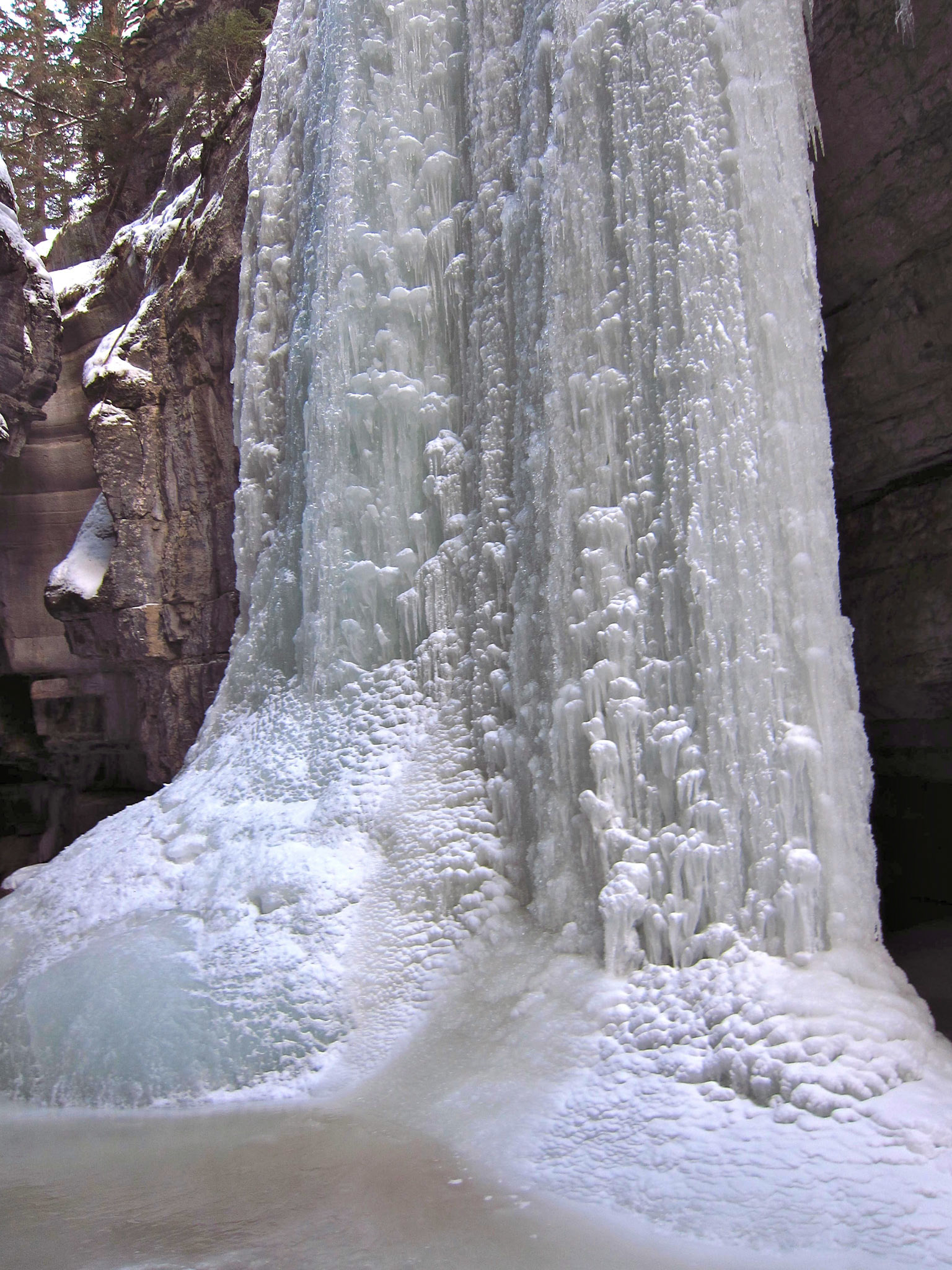 From the base of Maligne Canyon, the ice walls are breathtaking