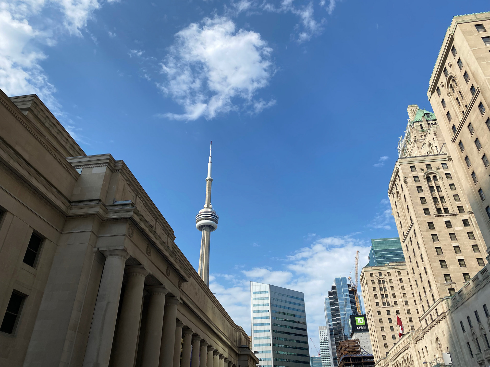 An absolutely aweome beautiful day in Toronto exploring the city