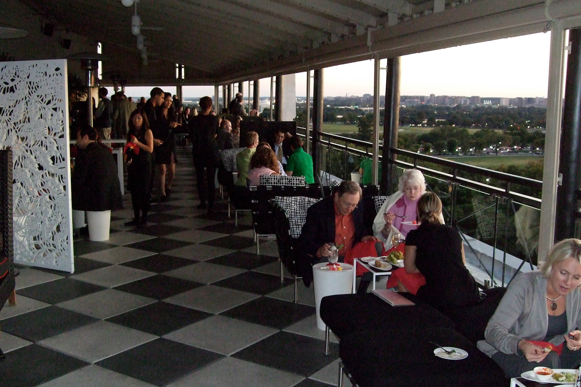 But it's not just for the expensive drinks and stylish crowd... next photo please...