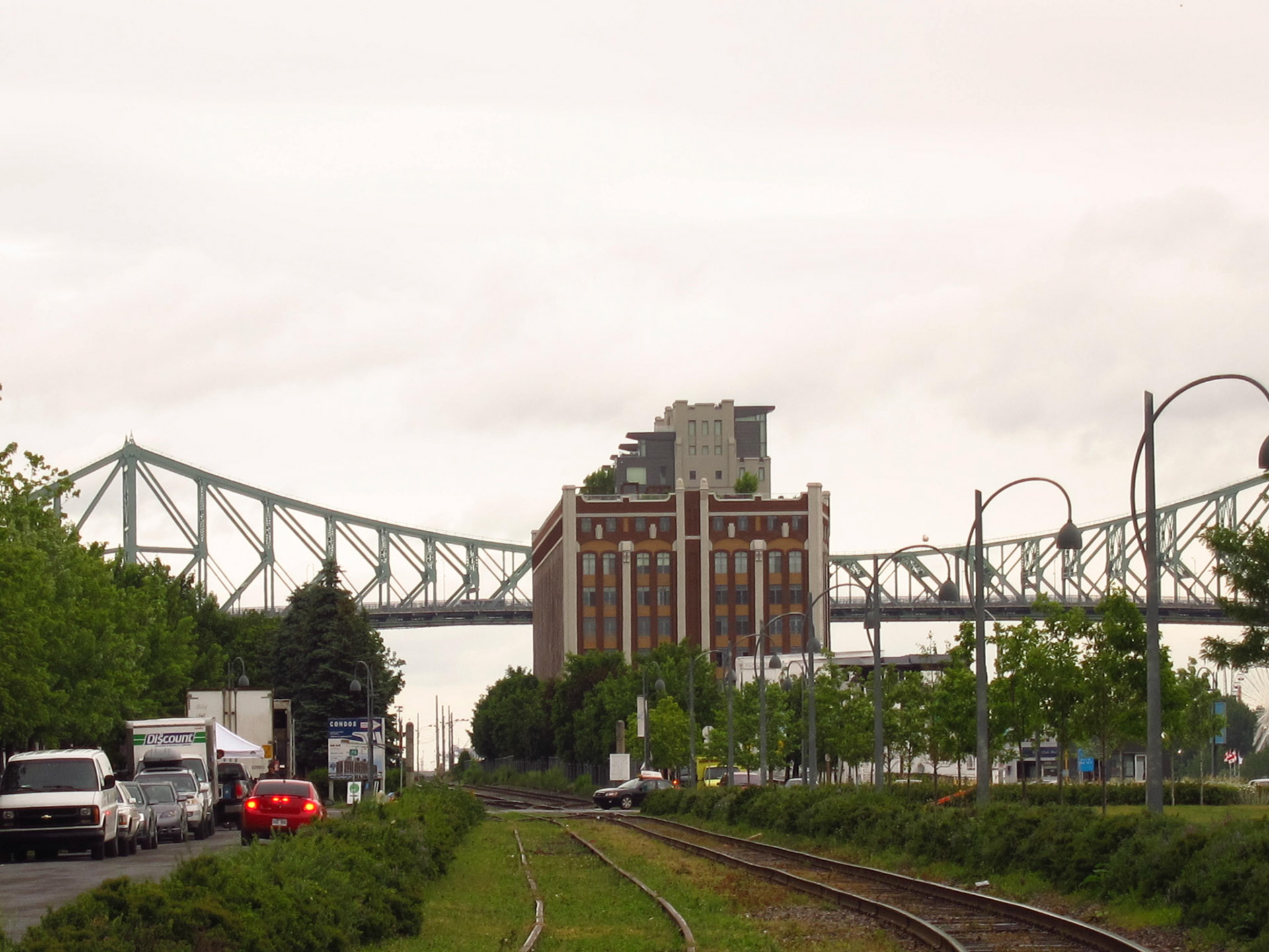 Riding Bixis along the Old Port of Montreal: checking out the old silos