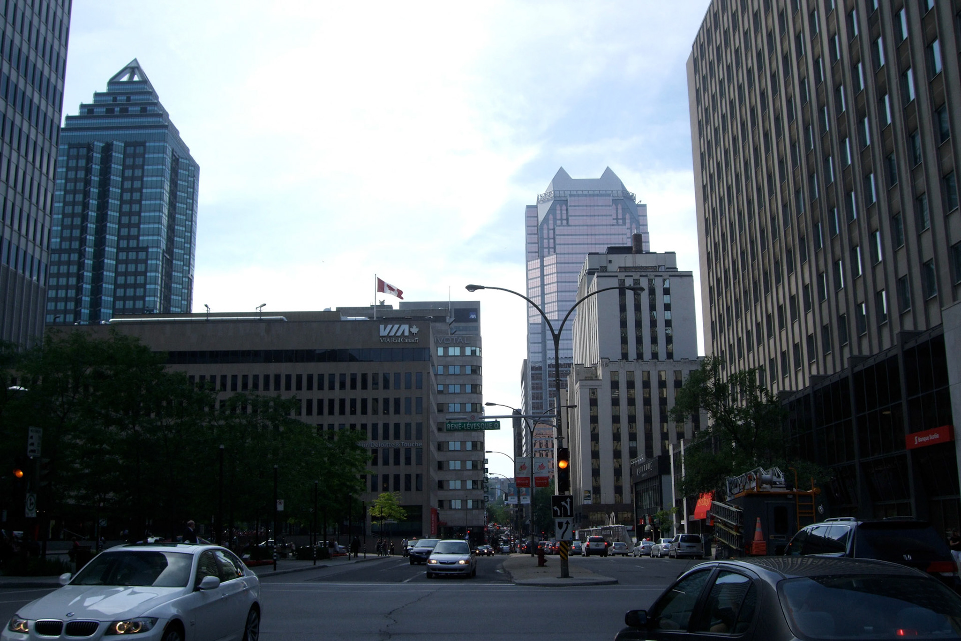 Downtown Montreal: tall, modern buildings a very contemporary-worldy air
