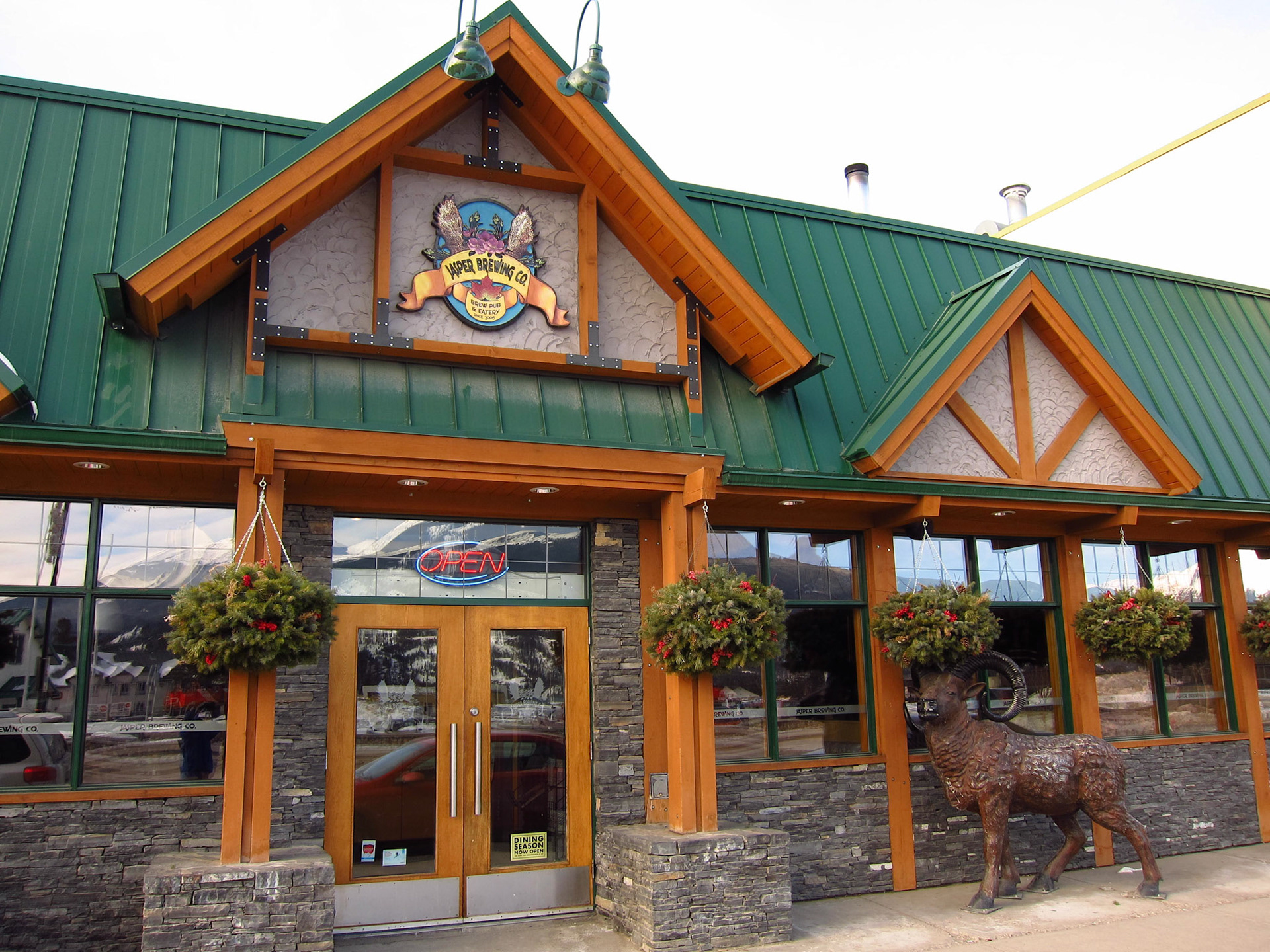 I sampled the awesome micro-brew varieties and had a delicious burger at Jasper Brewing Co.