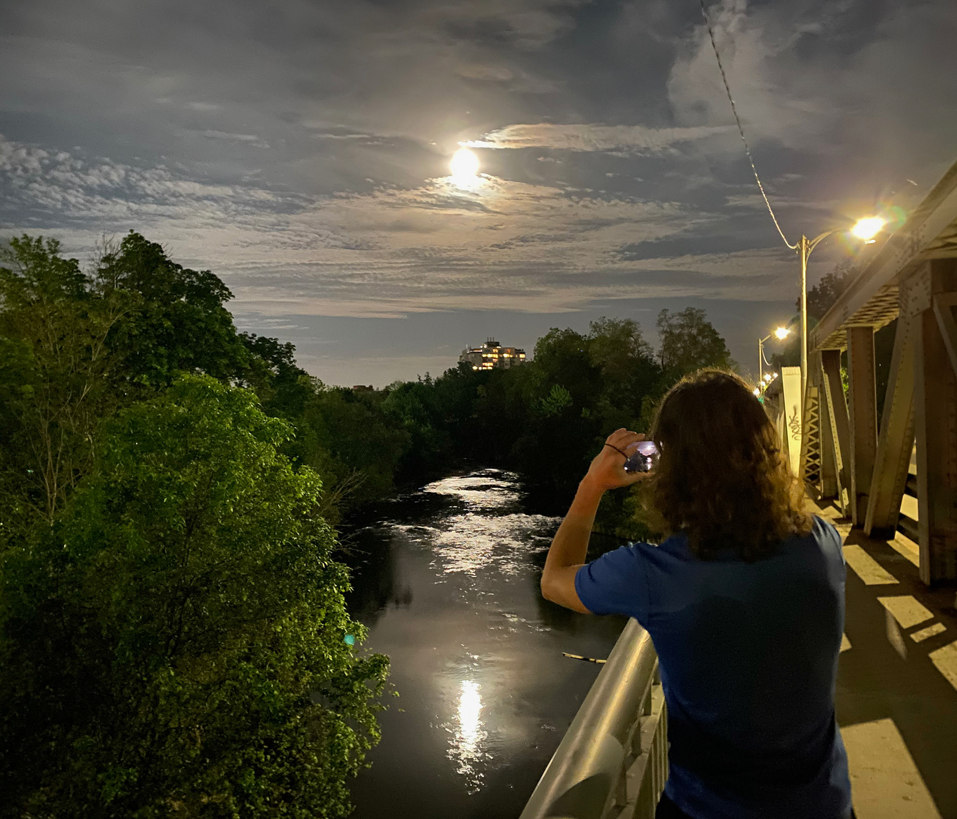 Emerson captures the almost full moon over the Thames River at Ridout in Old South on a 21km walk