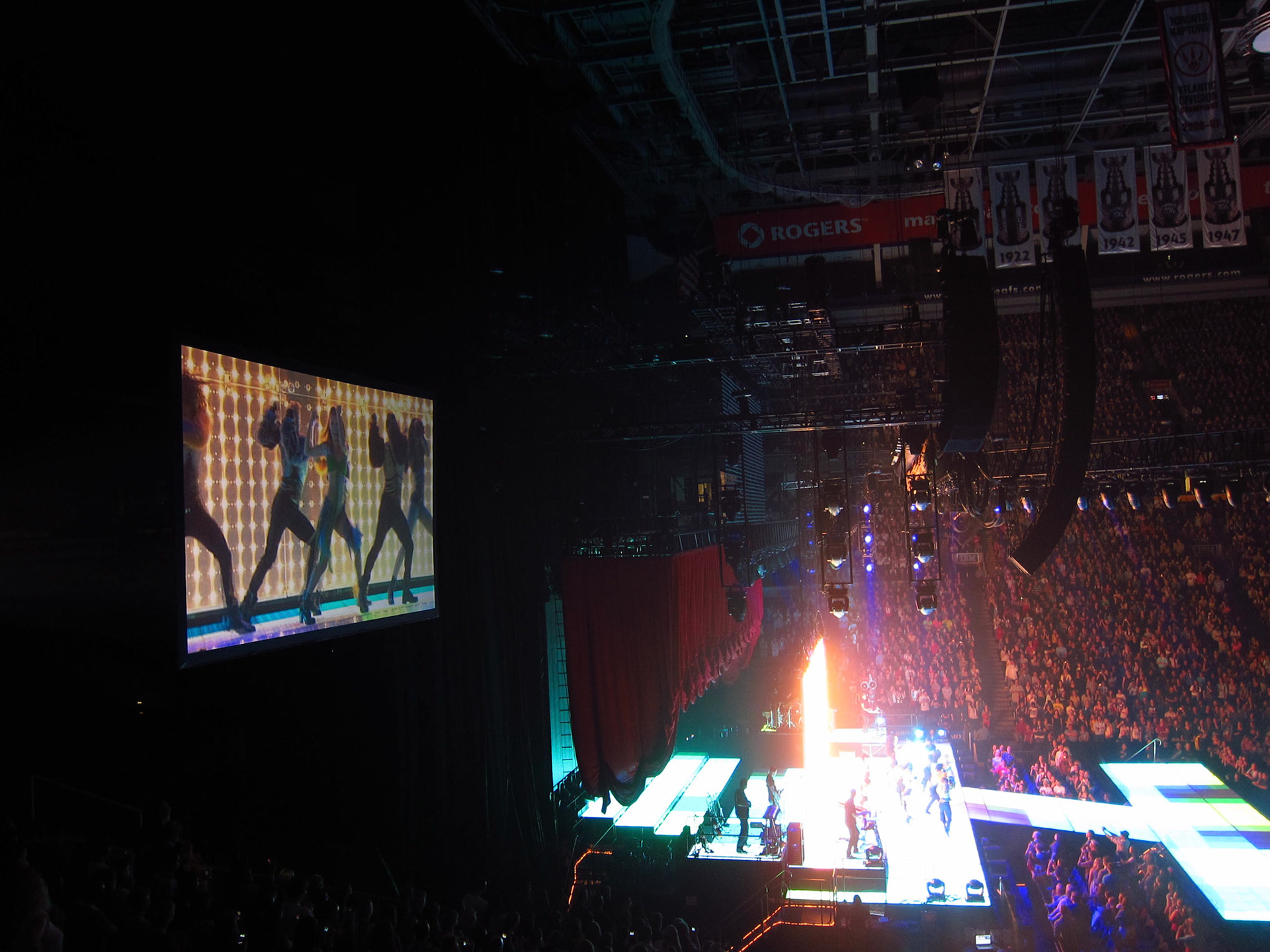 "Brittany S Pierce" performs as Britney Spears