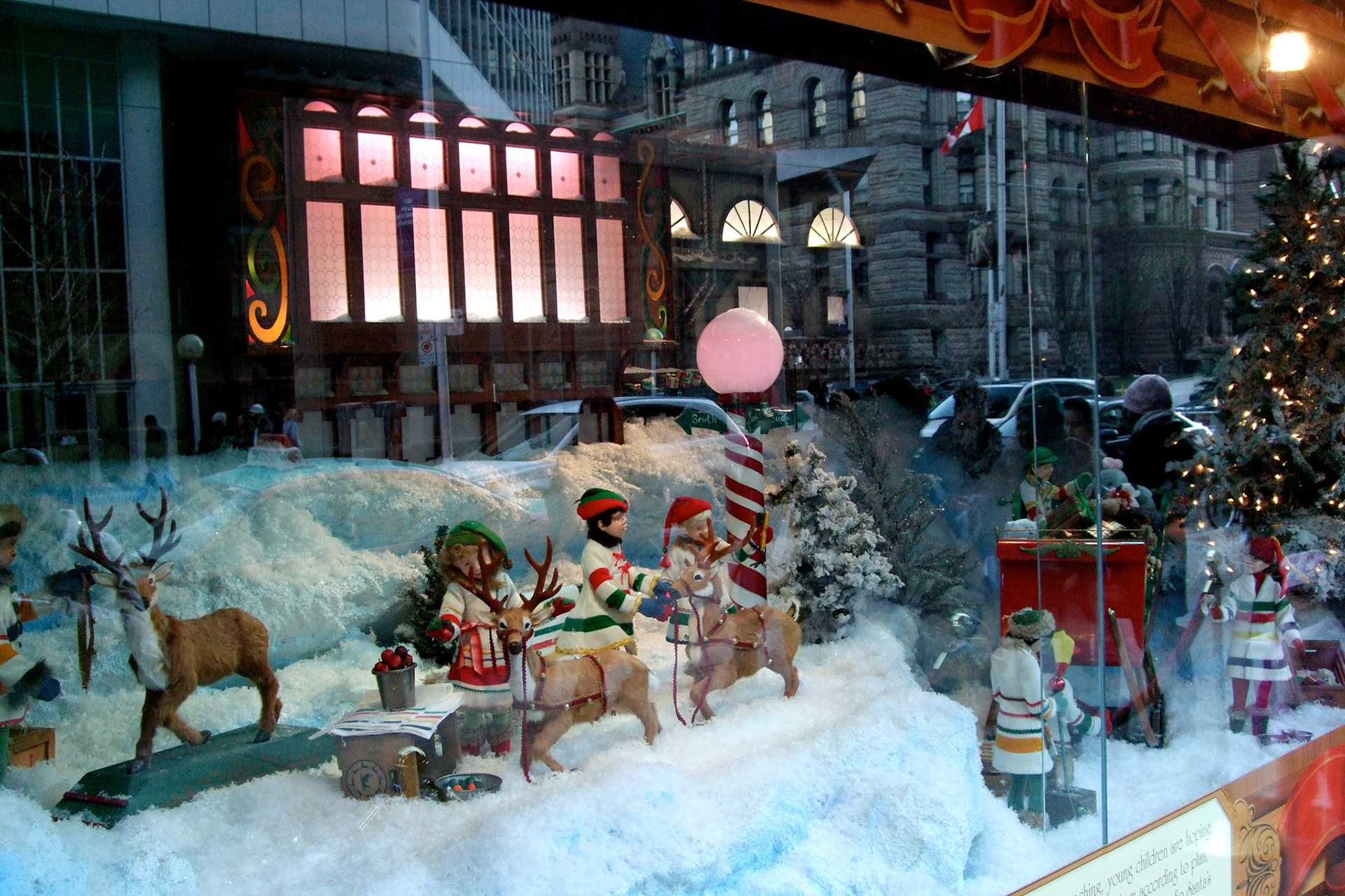 So cool that they keep this vintage urban Christmas tradition alive: the over-the-top Christmas windows at the Bay Queen Street flagship store
