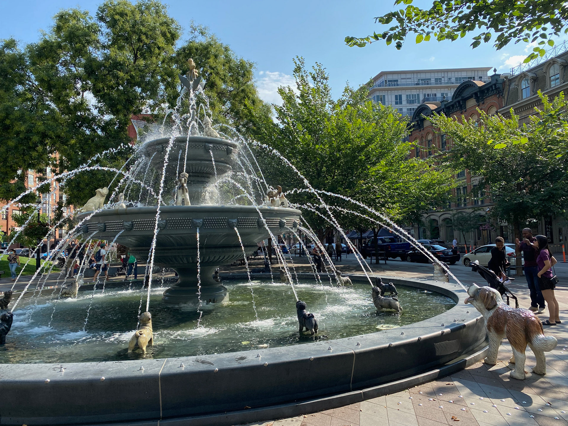 An absolutely aweome beautiful day in Toronto exploring the city