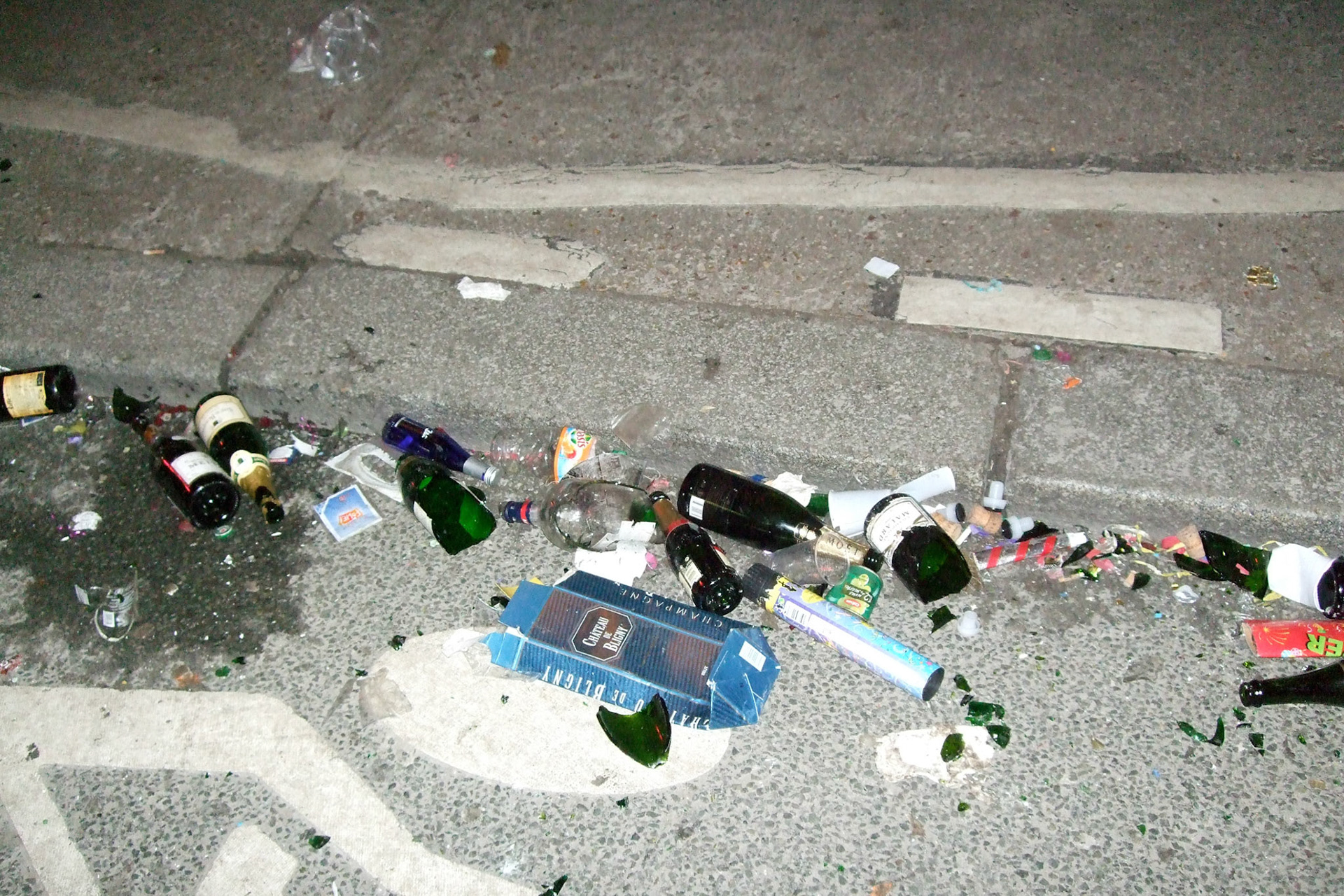 We didn't have any issues with the crowd, but I was nervous of getting glass in my shoes