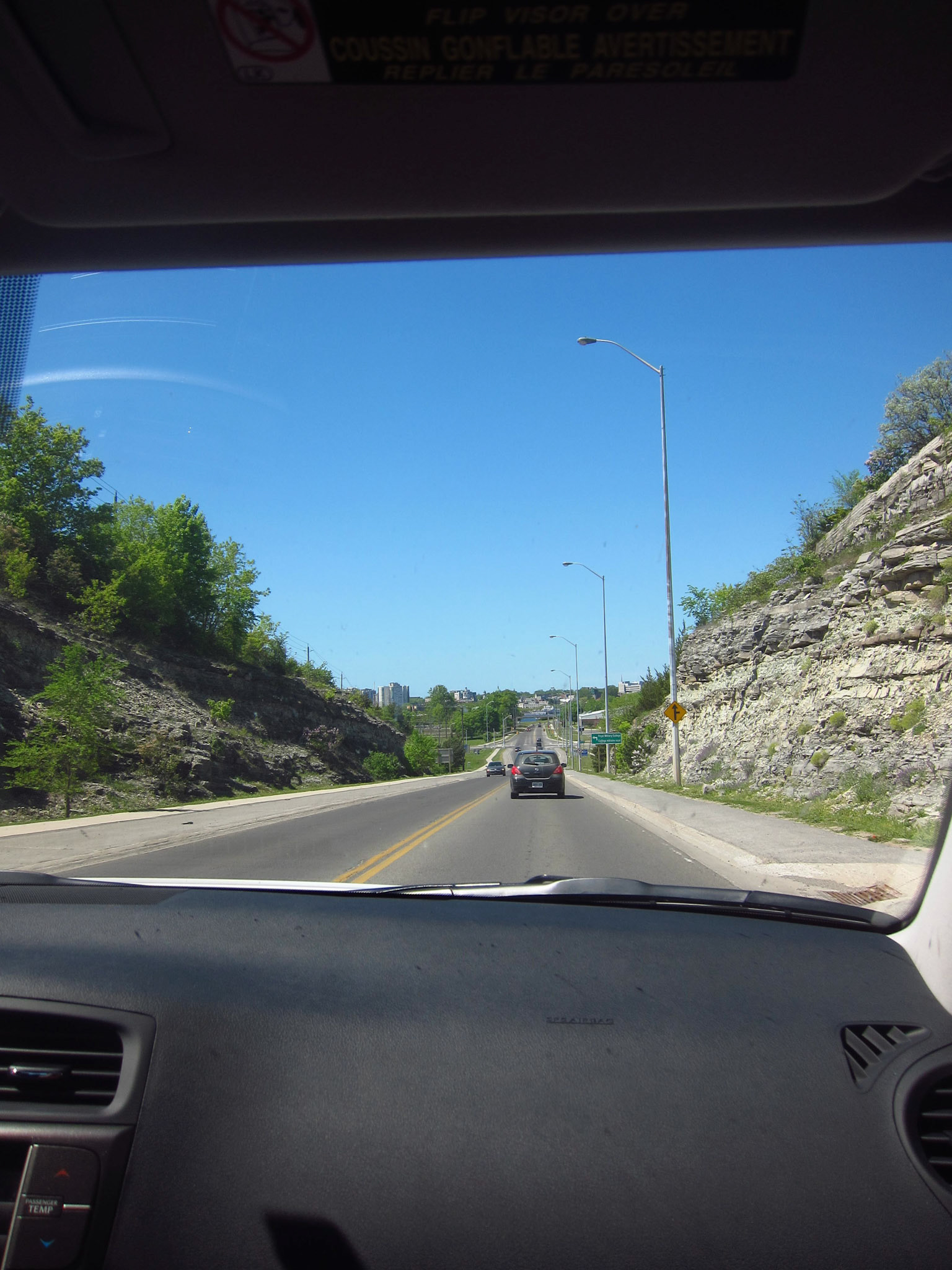 The drive into Kingston pierces through the Limestone