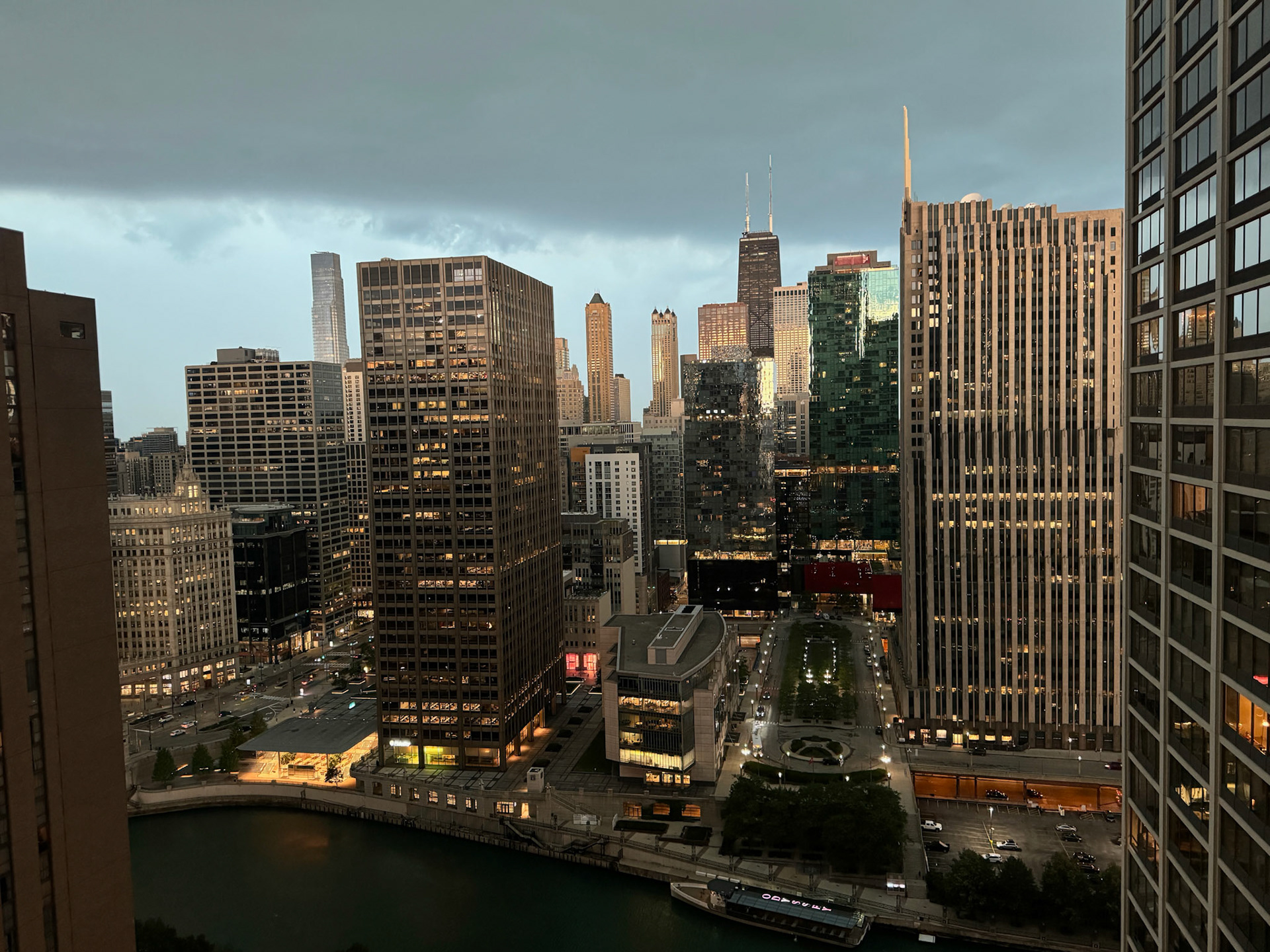 A morning thunderstorm over the Chicago River