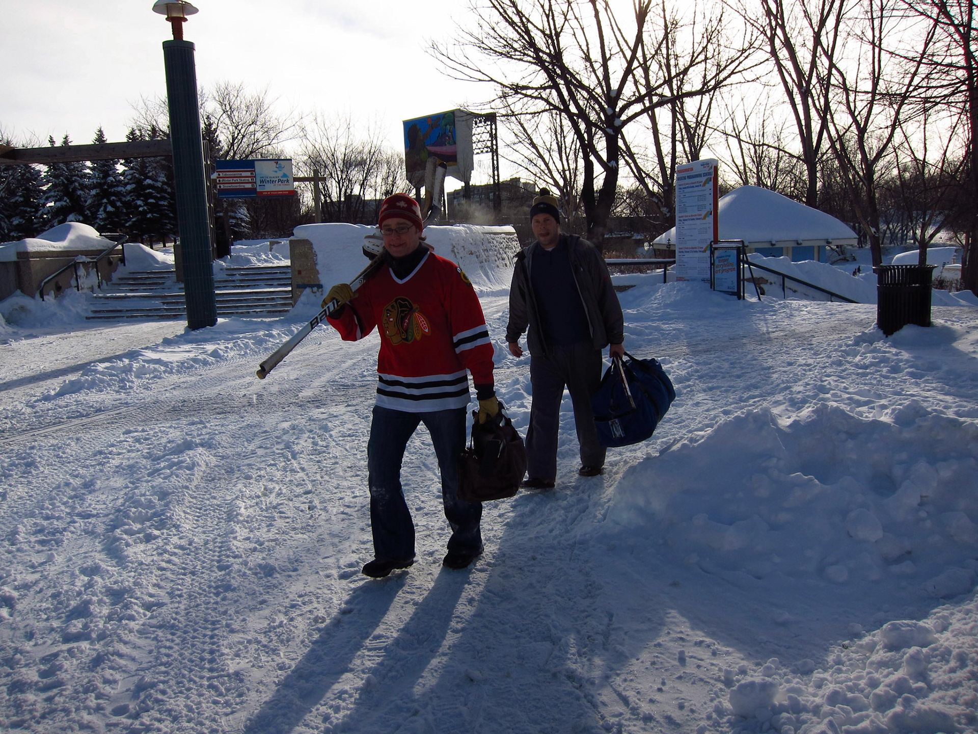 Back to The Forks before the train departs: more hockey players arrive to the river