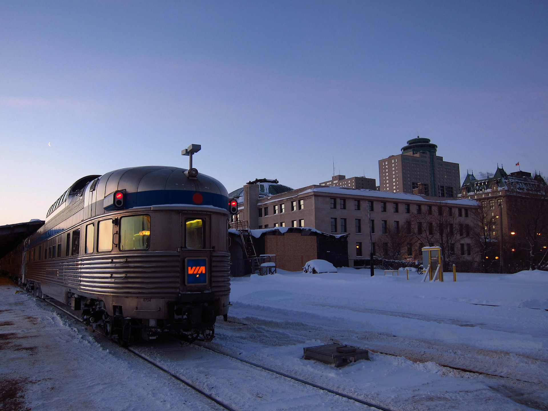 The Canadian pulls in to Winnipeg Union Station. Here you can see the end of the train: the famous "bullet" car