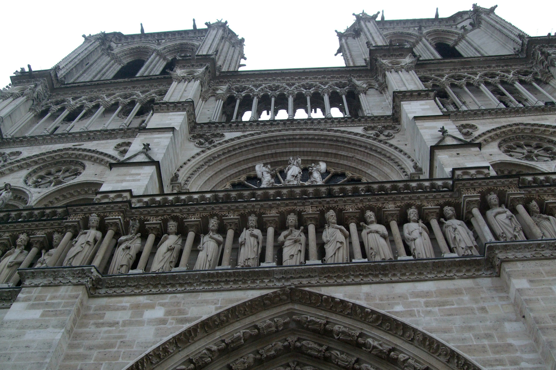 Detail of the statues and masonry of Notre Dame