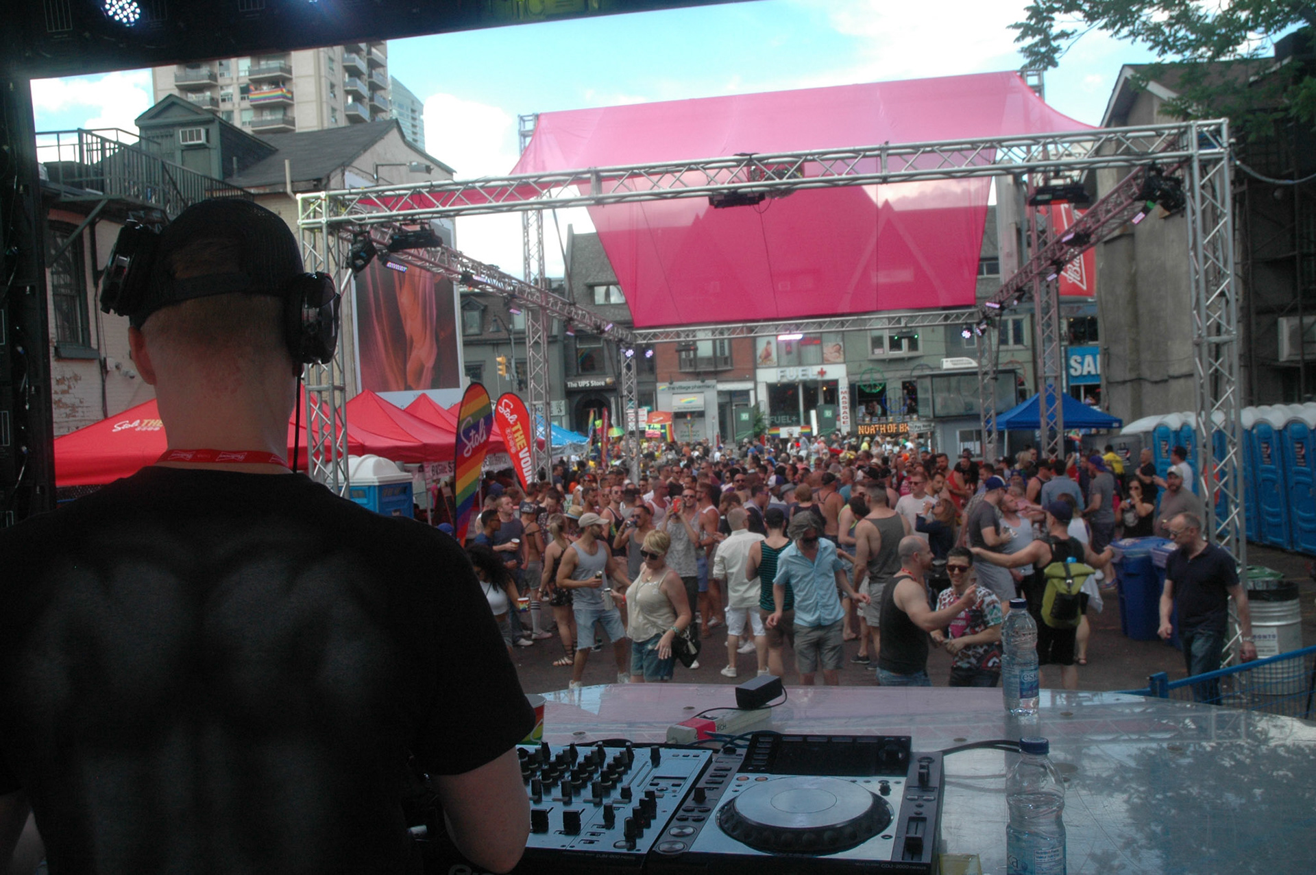 PrideTO_BearGarden_AndrewKaszowski_070