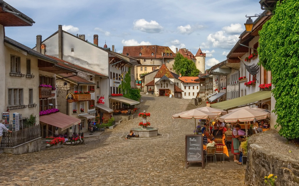 The village of Gruyères in the Fribourg's region (Adobe stock)