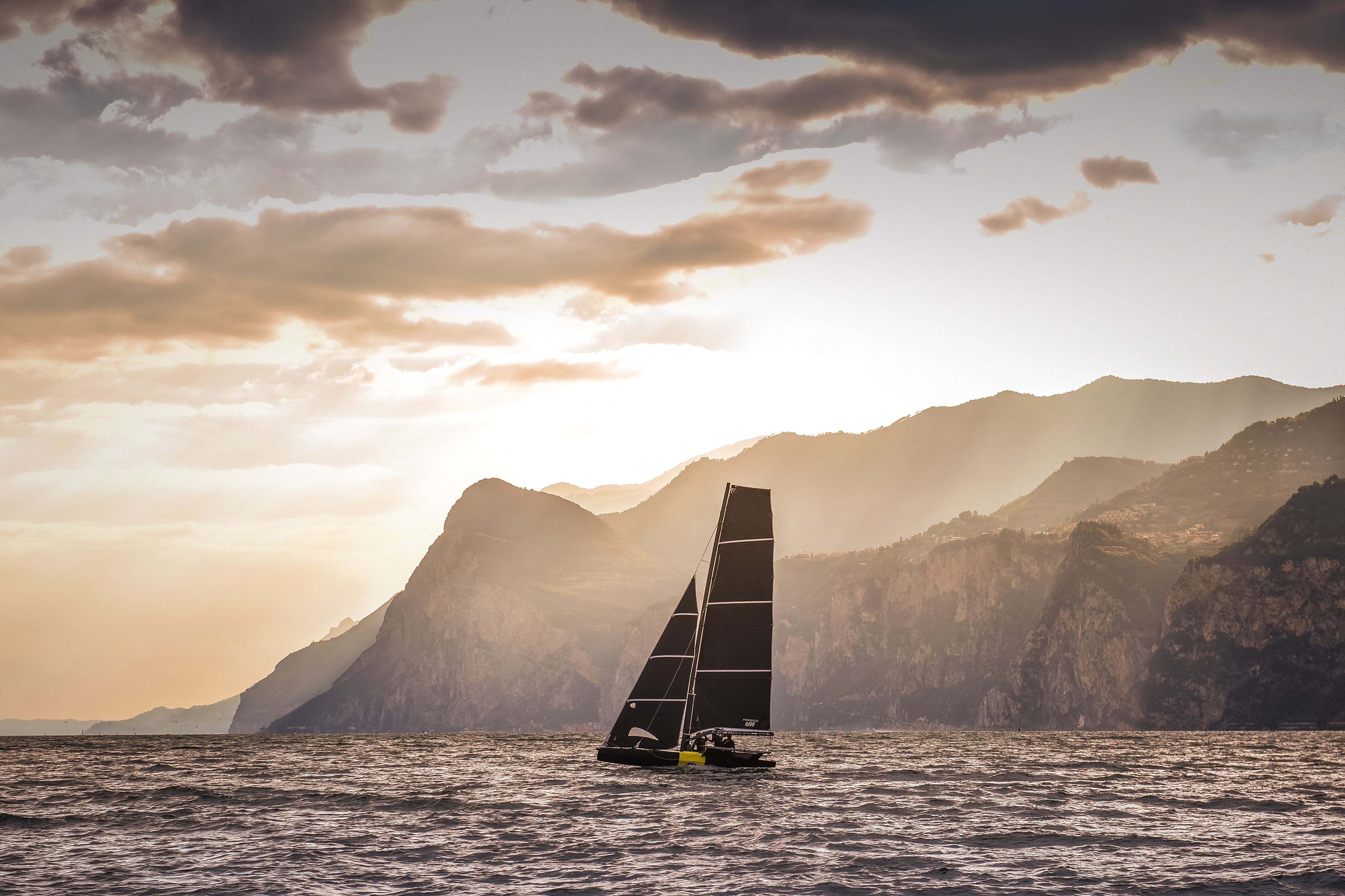 69F Sailing on Garda Lake