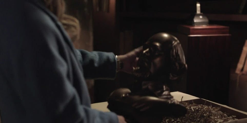 Batman Classic TV Series Shakespeare Bust Coin Bank on Arrow Season 7, Episode 9 "Elseworlds Pt 2"