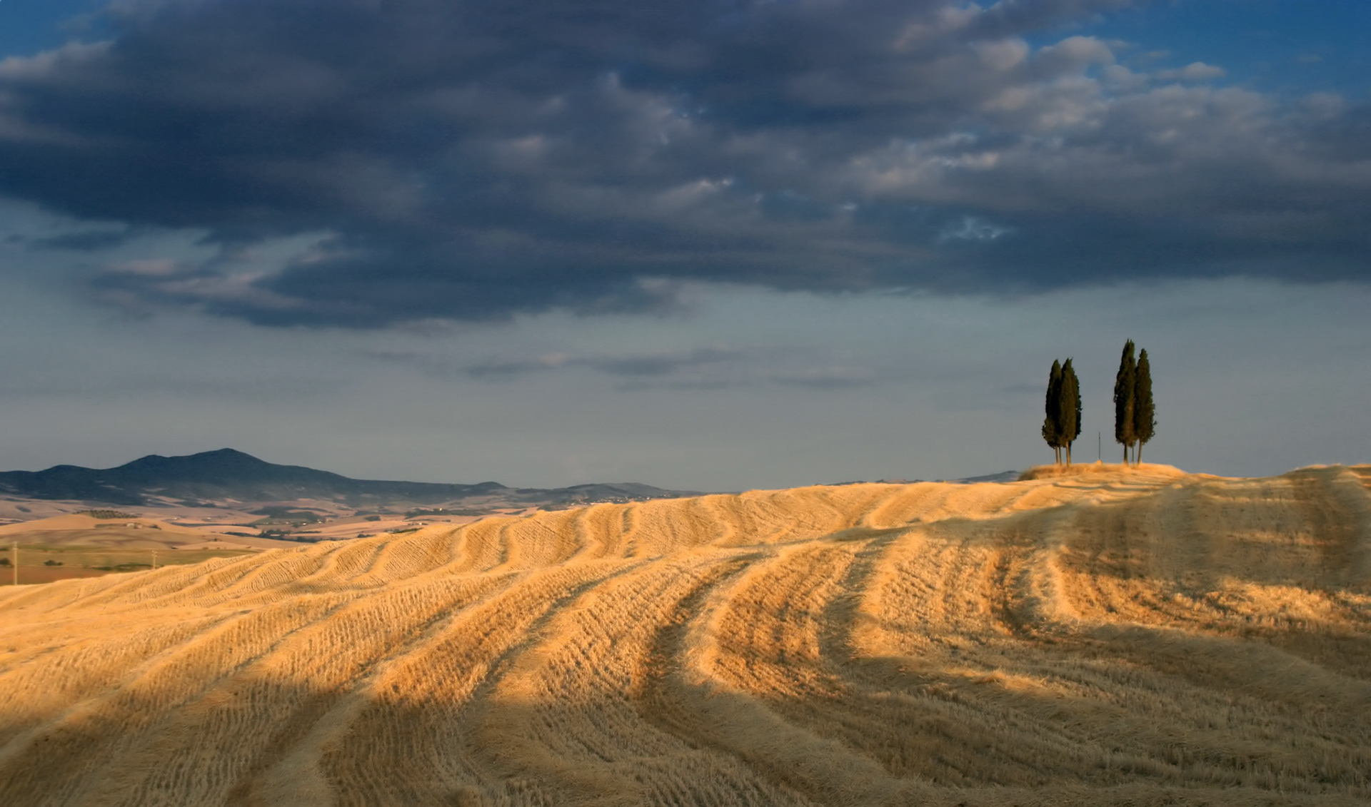 Tuscan conutryside near Pienza with Monte Amiata in the background