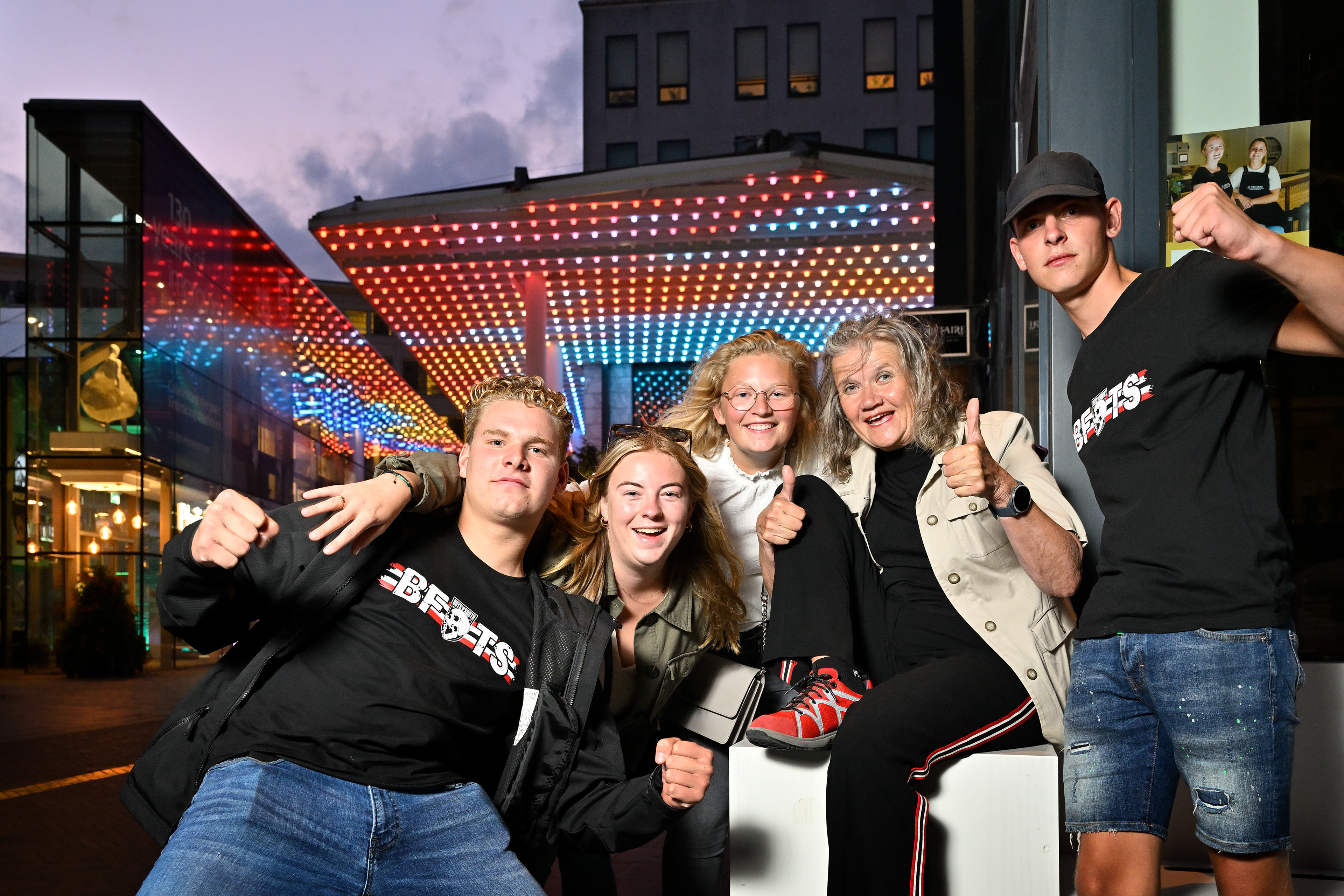 blije PSV supporters en een instagrammable achtergrond