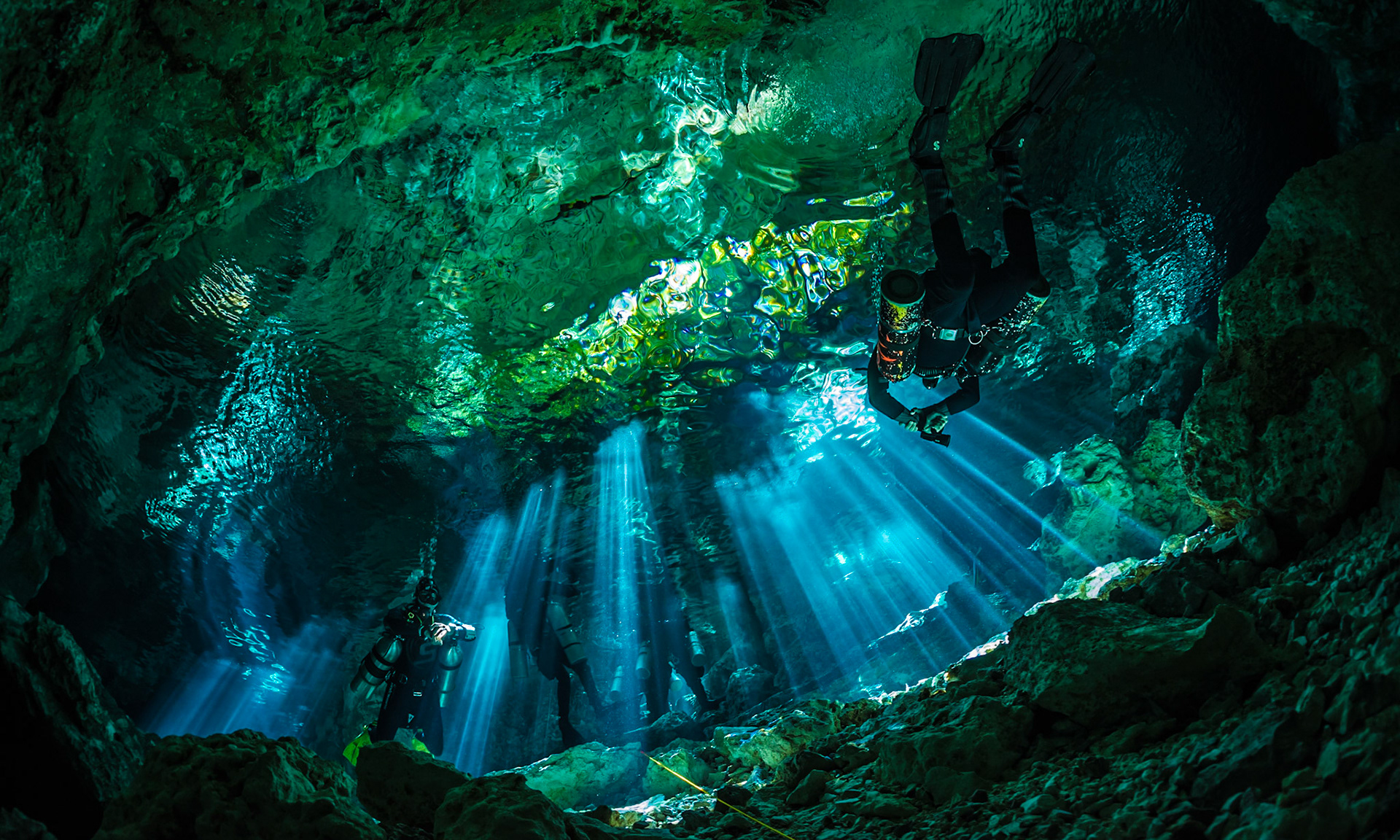 Diving in cenote Taj Mahal