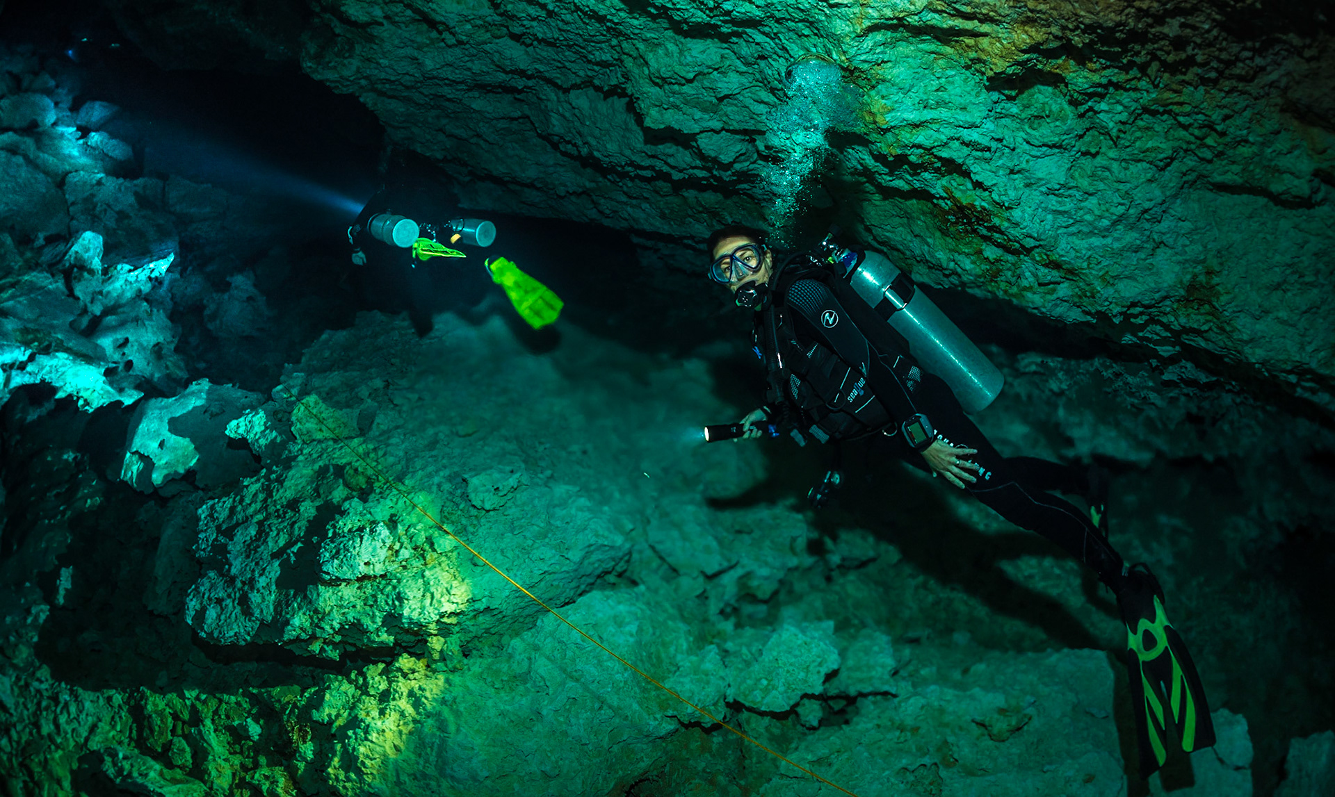 Diving in cenote Taj Mahal