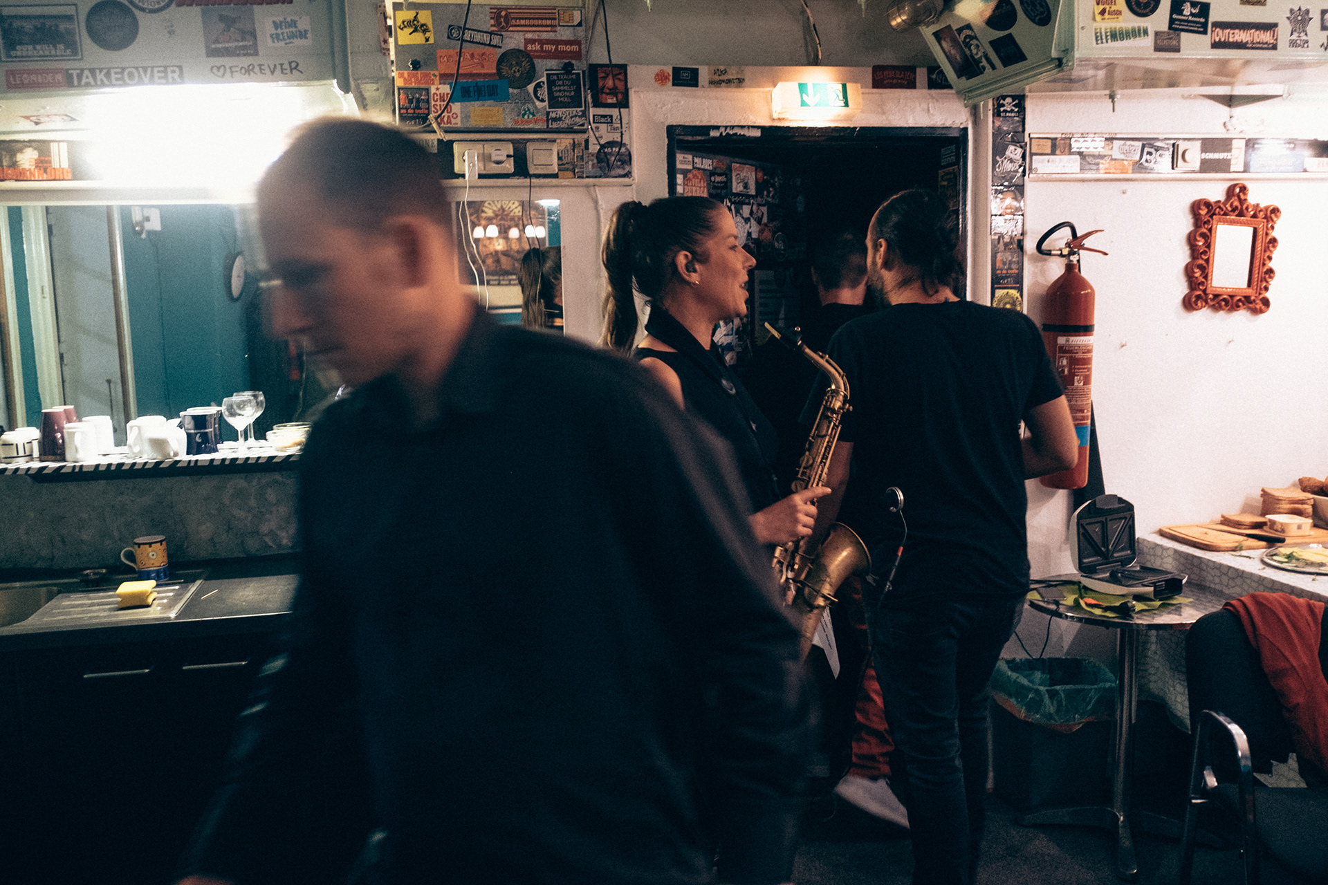 The freiburg-based band al jawala backstage in the Lagerhaus Bremen