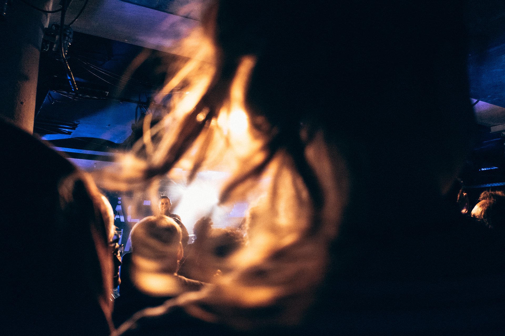 a girl is dancing in front of the stage // al jawala