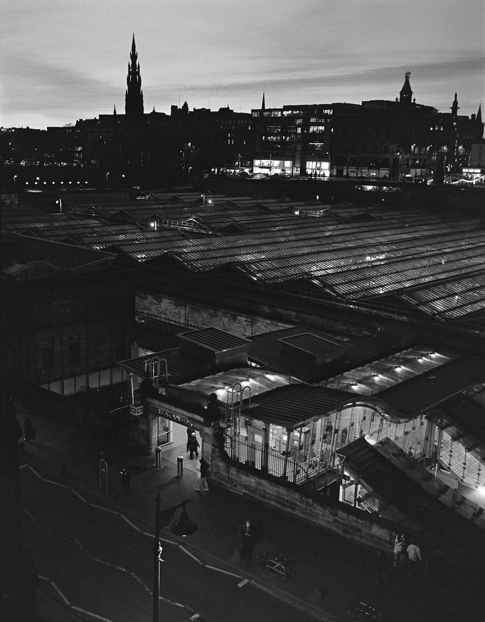 Waverly Station | Fuji GS645s | Kodak Tri-x 400 @ 1600