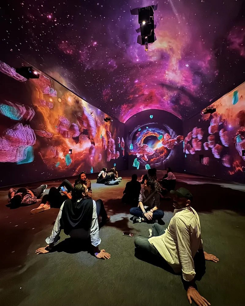 720° Immersive Cinematic Projection Mapping