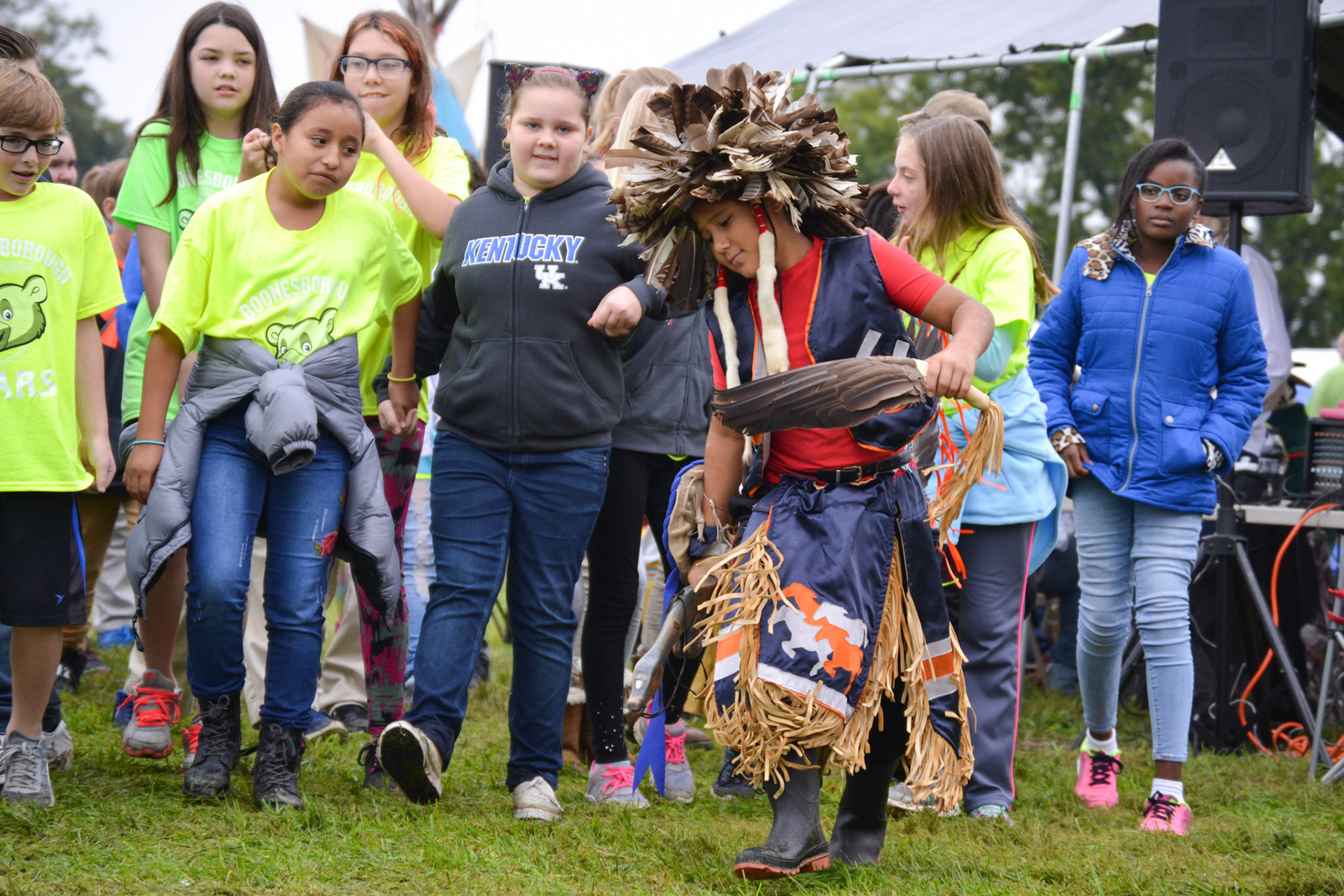 Anthony Carter dances for Boonesborough Elementary students.